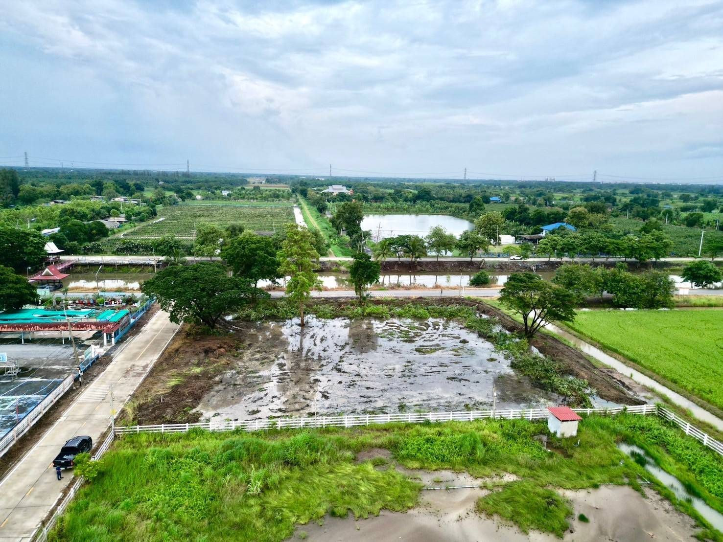 ขายที่ดินปทุมธานี อำเภอหนองเสือ ที่ดินแปลงสวย ใกล้โรงเรียนจุฑารัตน์วิทยา 2-1-24 ไร่.