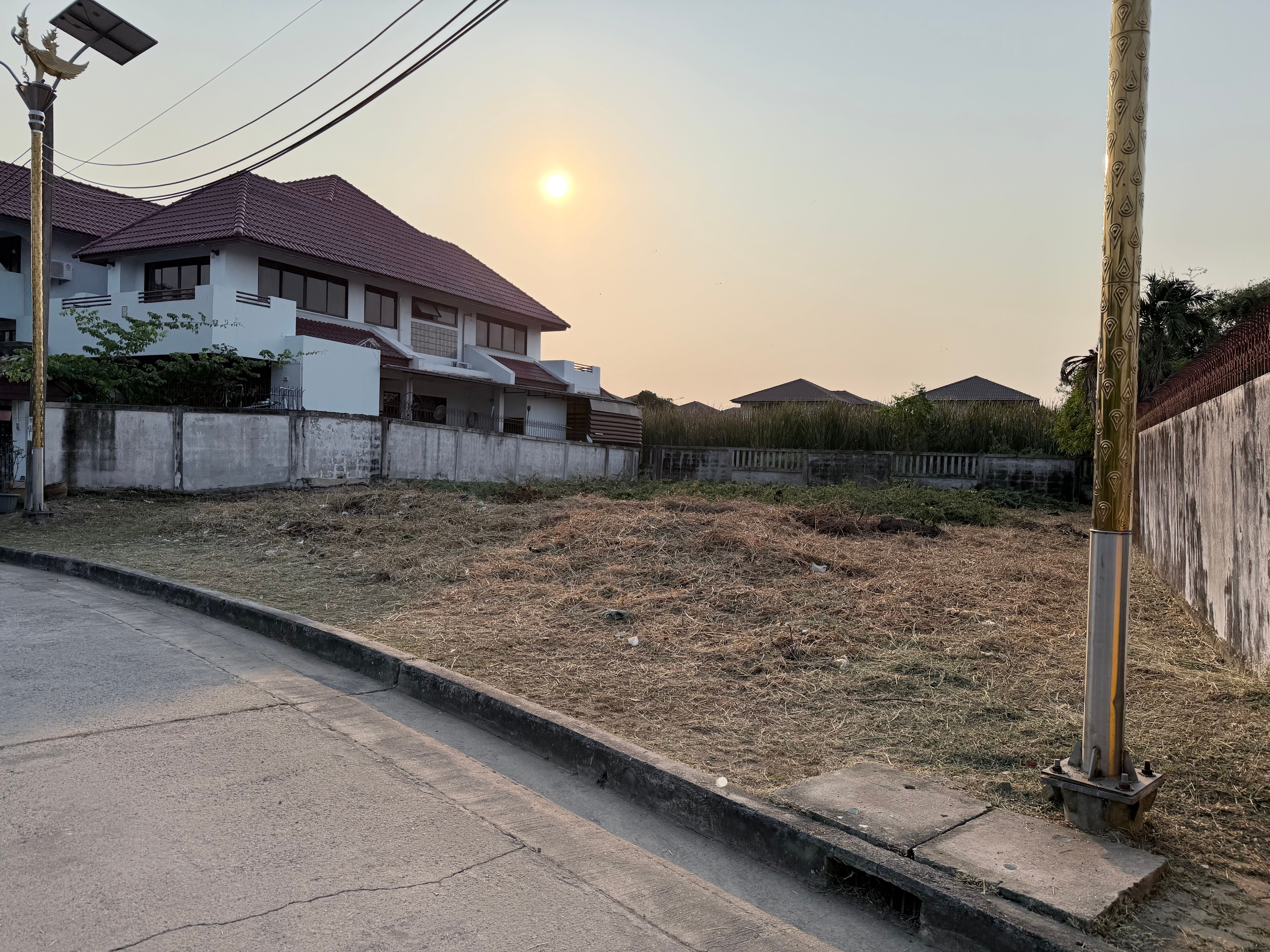 ขายที่ดิน แปลงสวย หมู่บ้านกรีนเลค ที่ดินบางพลี ขายที่ดินบางนา