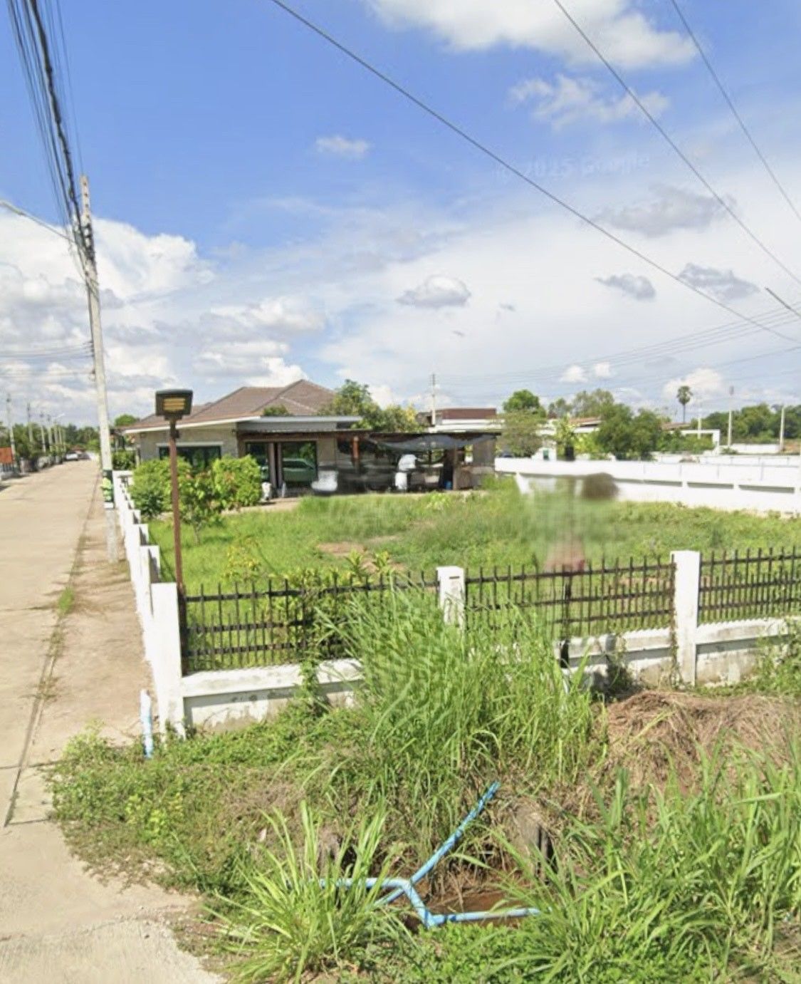 ขายบ้านพร้อมที่ดินพร้อมที่ดิน เนื้อที่: 165 ตารางวา หมู่บ้านเพชรนครา ต.บ้านกร่าง เมืองพิษณุโลก  