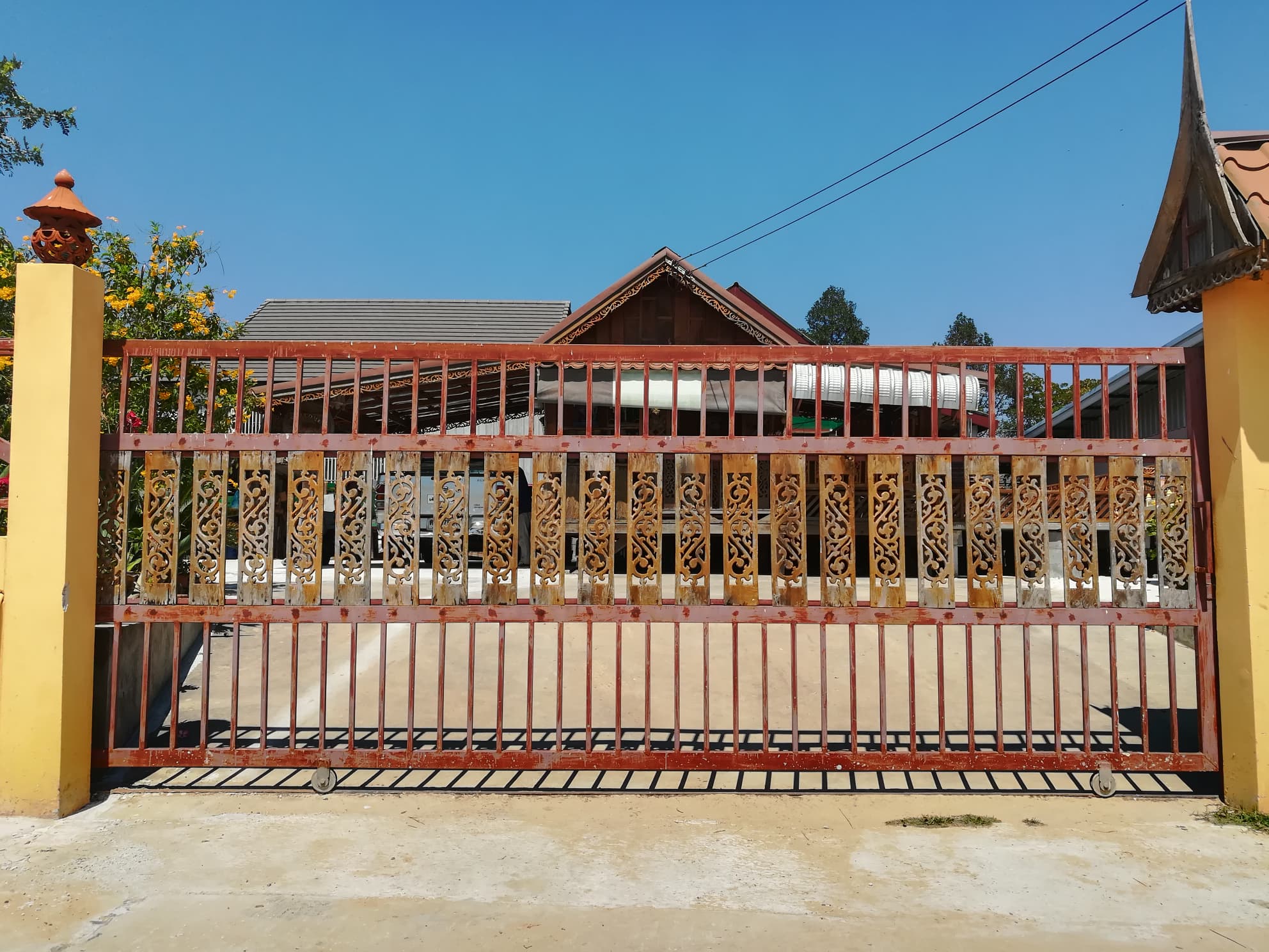 บ้านสองหลังเชื่อมกัน ร้อยเอ็ด 115 ตรว.