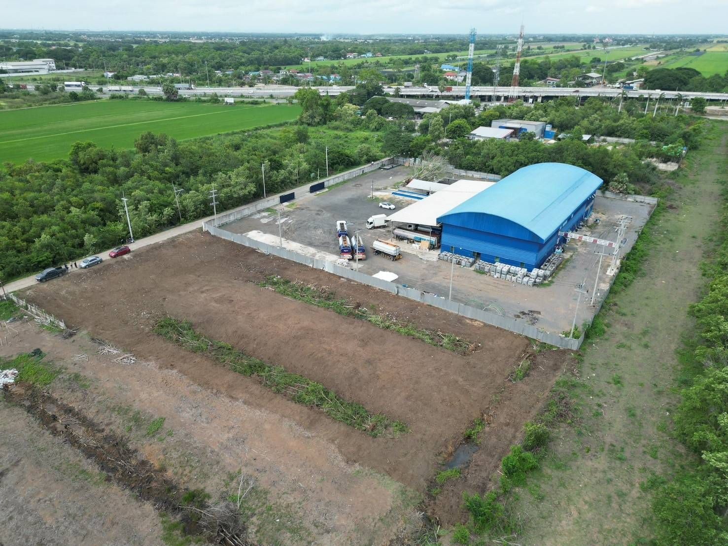 ขายที่ดินปทุมธานี อำเภอคลองหลวง ที่ดินแปลงสวย บรรยากาศดี น่าลงทุน 2-2-0 ไร่.