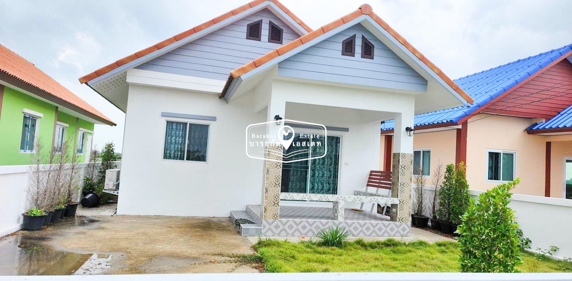 บ้านพร้อมที่ดิน สร้างใหม่พร้อมอยู่ แถมฟรีแอร์ 2 ตัว