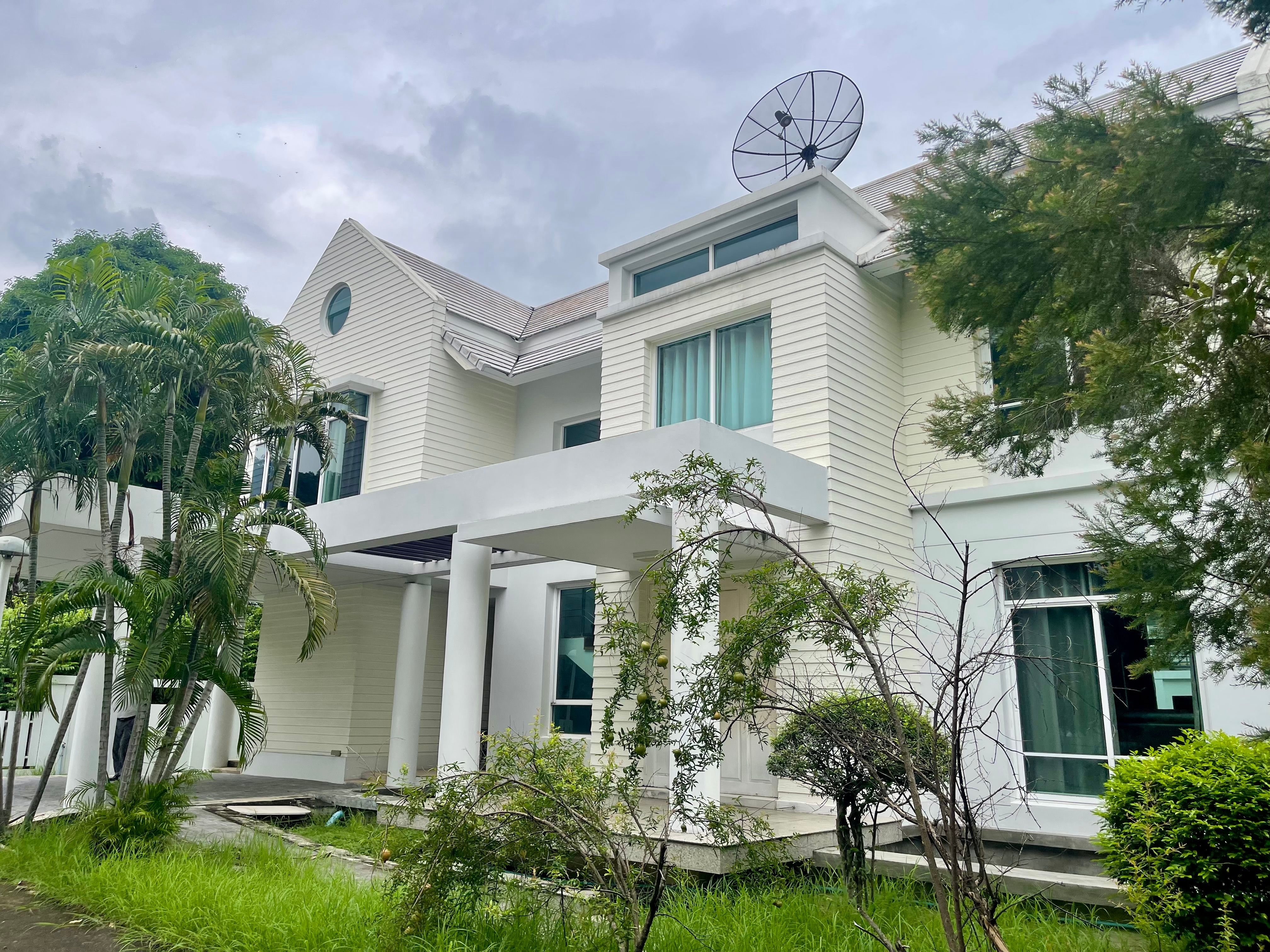 ขายบ้านเดี่ยว 2 ชั้น สไตล์ modern classic หลังใหญ่ที่สุดในโครงการ