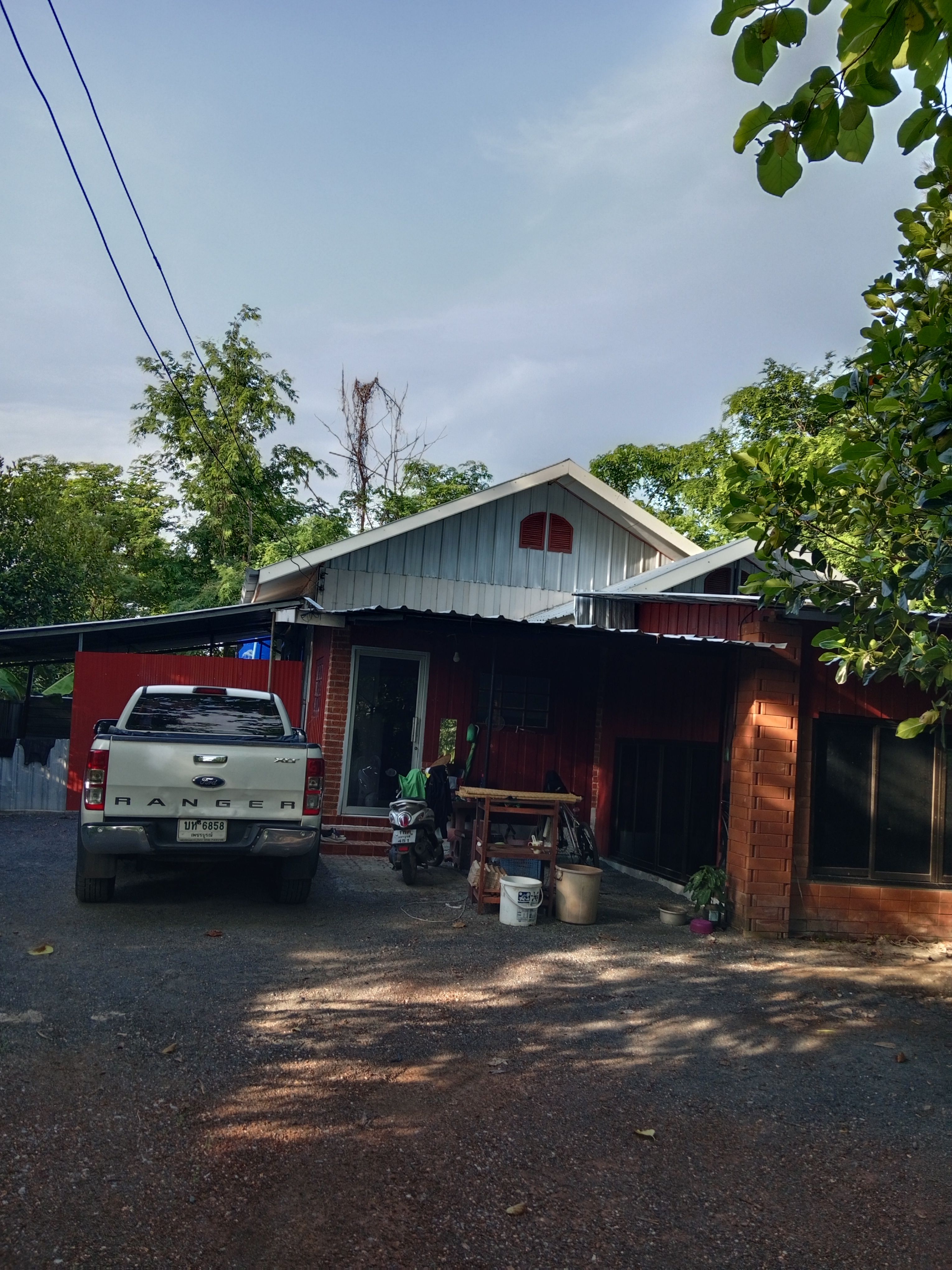 บ้านพร้อมสวนิมน้ำป่าสักใก้ล สภ.วิเชียรบุรี1.5กม.ขายถูก
