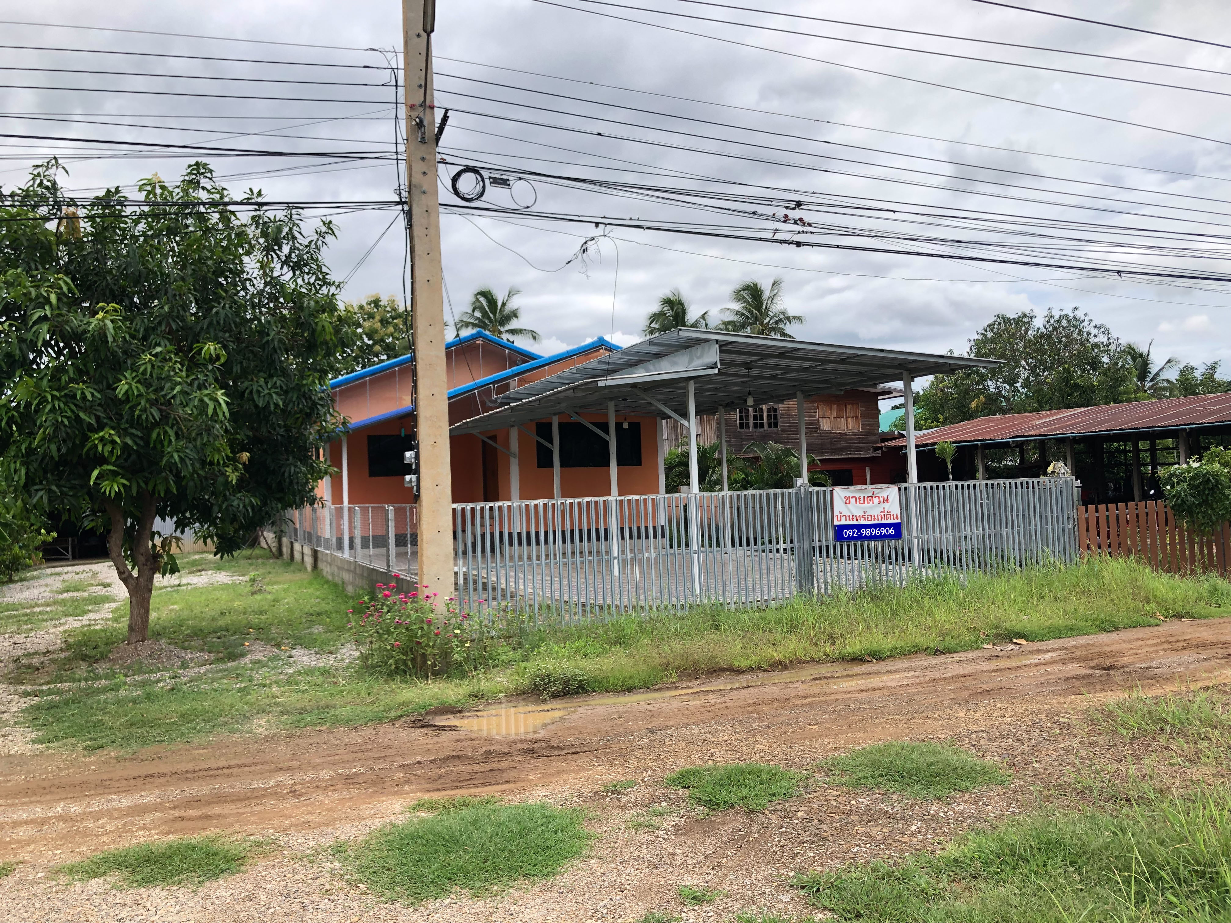 บ้านพร้อมที่ดิน อ.เมืองเพชรบูรณ์ จ.เพชรบูรณ์ 0-1-36.4