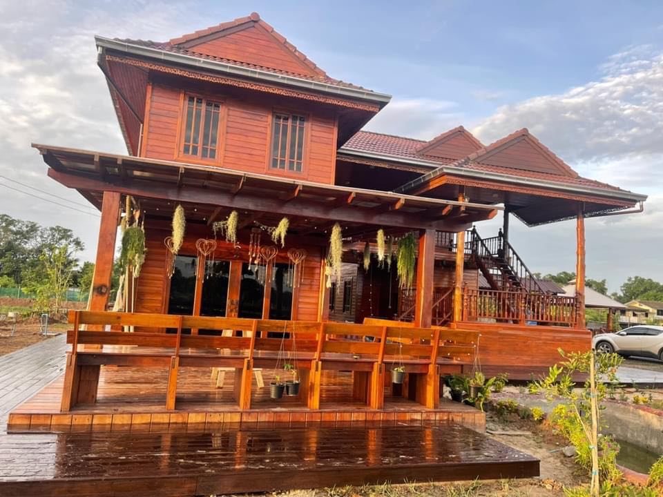 บ้านทรงไทย พร้อมสวนขนาดใหญ่ หนองเสือ ปทุมธานี 25-0-94 ตร.ว.