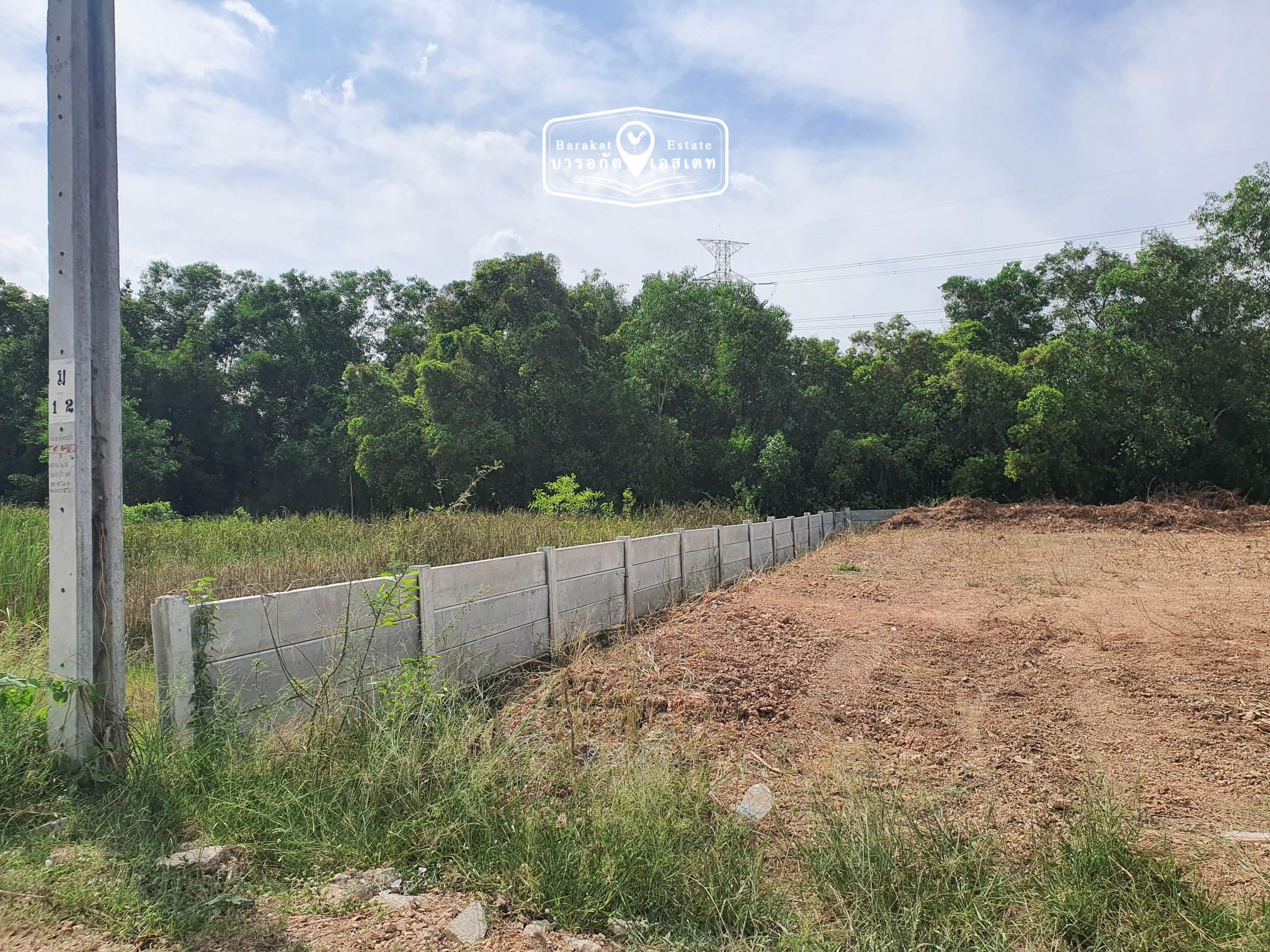 ที่สวย ถมแล้ว เนื้อที่ 200 ตร.ว.  รั้วรอบ พร้อมปลูกบ้าน เขตหนองจอก จังหวัดกรุงเทพฯ