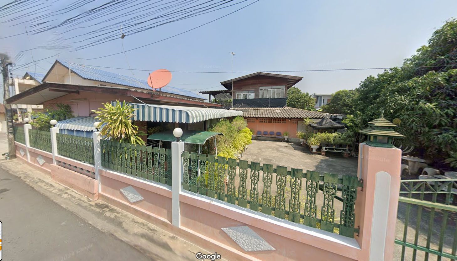 ขายที่ดินพร้อมสิ่งปลูกสร้างหรือให้เช่า เนื้อที่ 196 ตรว. ต. บางกระเบา อ. นครชัยศรี จ. นครปฐม