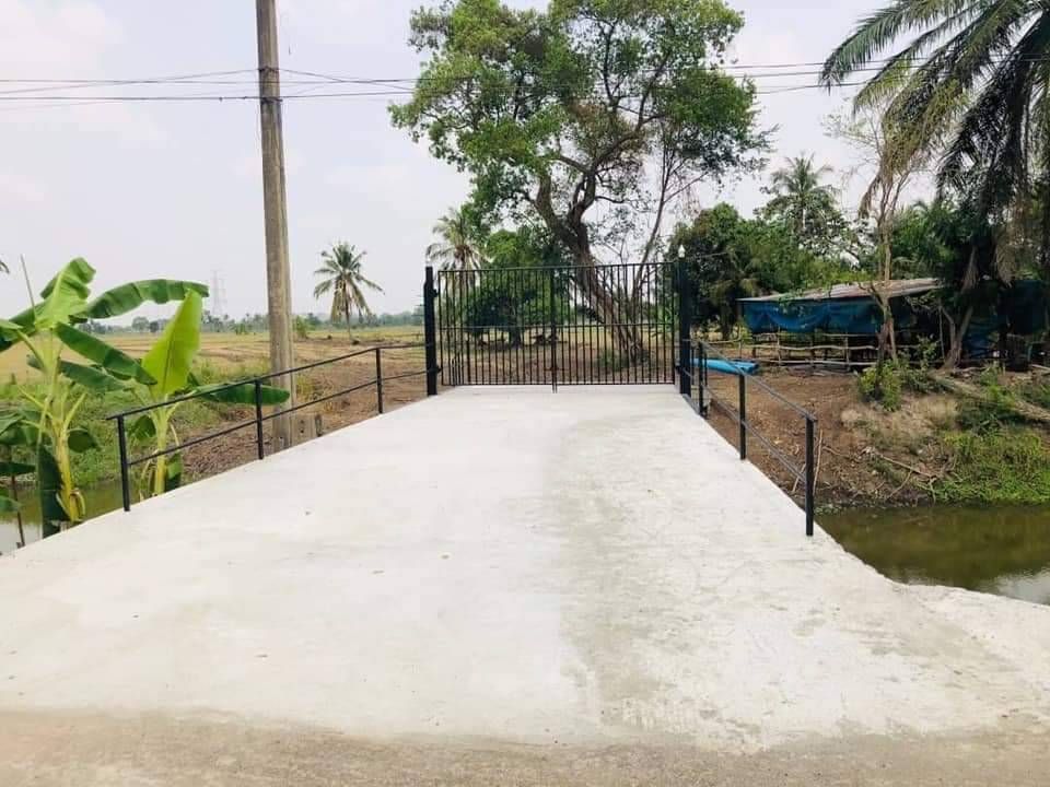 ขายที่ดินติดถนนติดคลอง