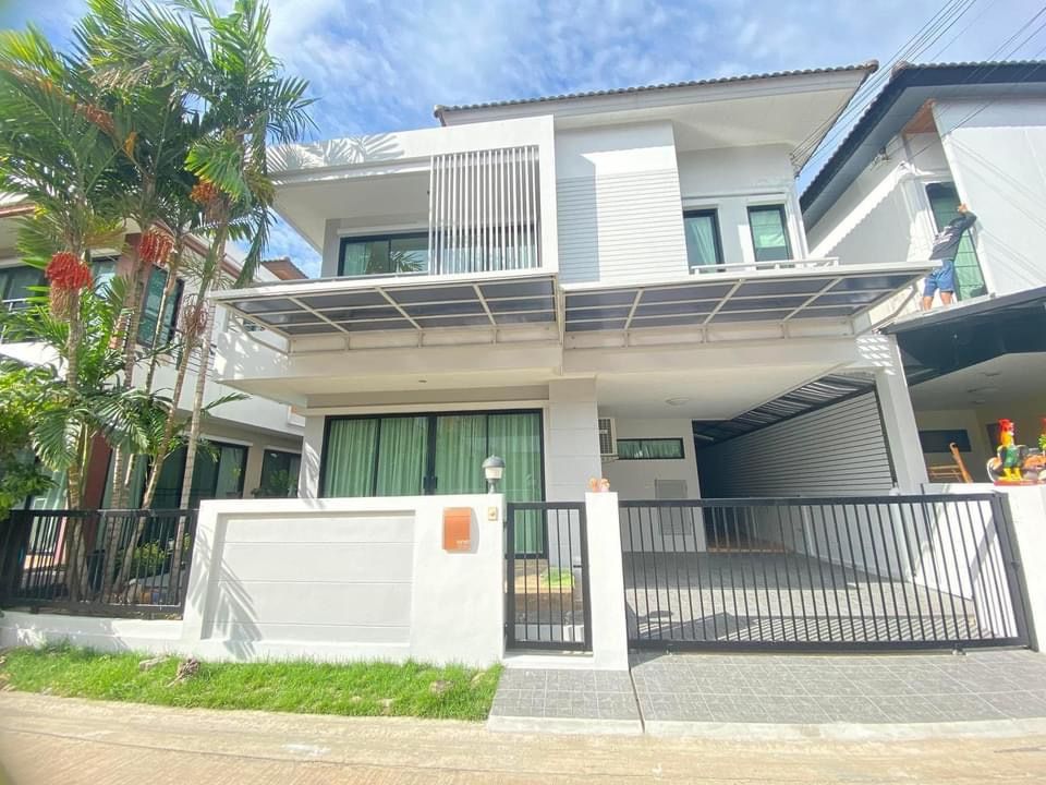 ขายบ้าน 2 ชั้น รีโนเวทใหม่ทั้งหลัง สวยเหมือนบ้านใหม่