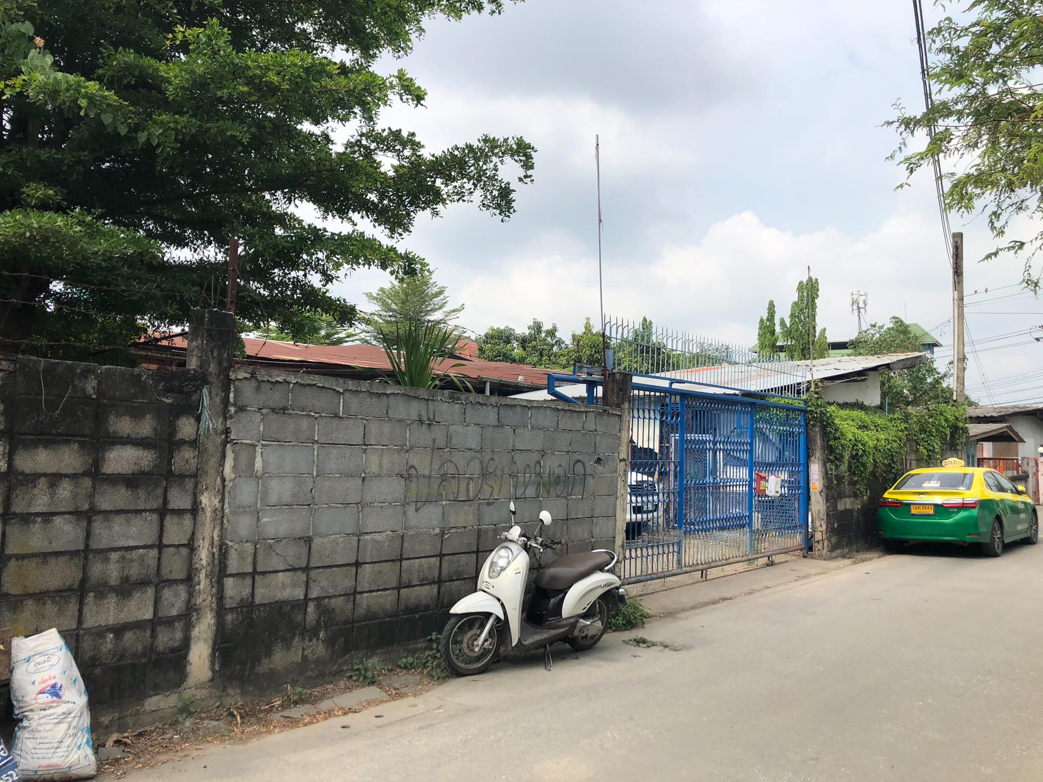 ที่ดินพร้อมสิ่งปลูกสร้าง ซอยอ่อนนุช66 แยก1 0-2-53