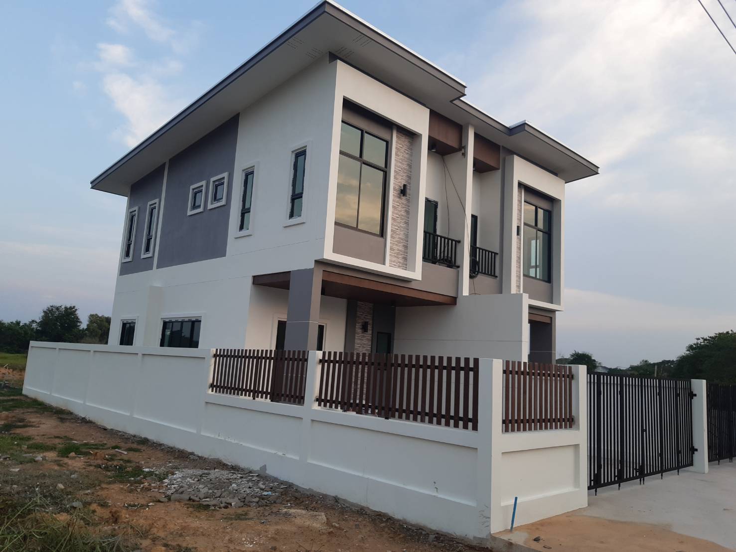บ้านพร้อมที่ดิน เมืองสุรินทร์ 0-0-76.7