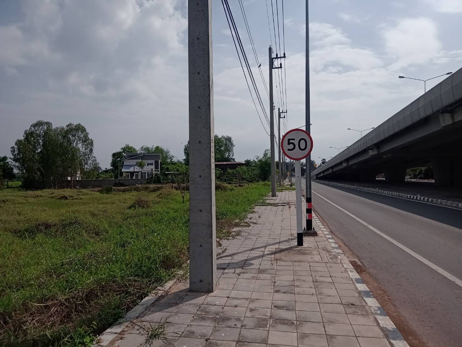 ขายที่ดินเปล่า ติดถนนใหญ่ ทางยกระดับ ข้ามทางรถไฟ