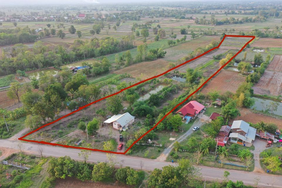 ที่ดิน ทำเลดี ติดถนนหลัก น้ำถึง ไฟถึง อยู่ในแหล่งชุมชน ชัยภูมิ 11-2-69