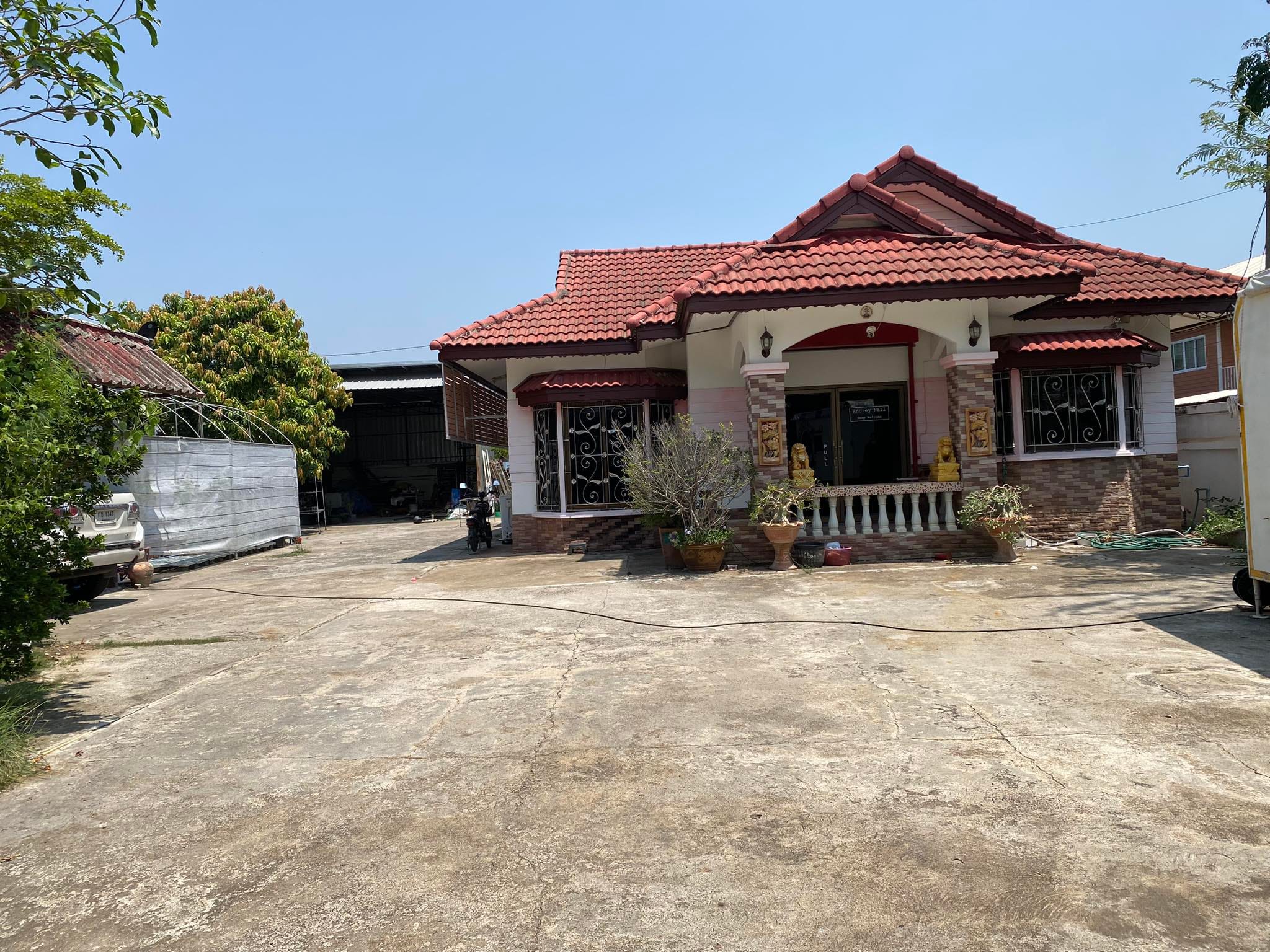 ขายด่วนบ้านเดี่ยว พร้อมที่ดิน 2งาน 2 ตรว. ในเขตเทศบาลนาเฉลียง 