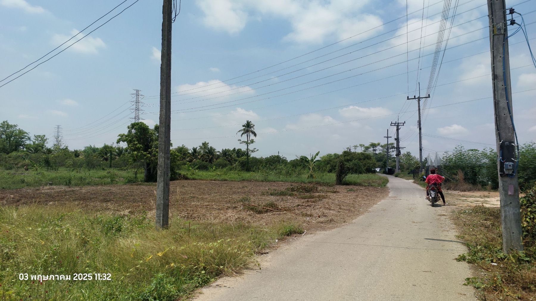 ขายที่ดิน.ลำพูน อำเภอเมือง ที่ดินเปล่าติดถนนสาธารณะ บ้านป่าเห็ว หมู่ที่ 5 ตำบลอุโมงค์