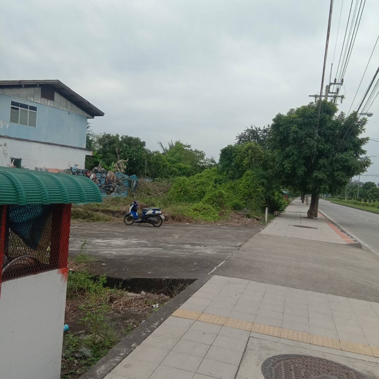 ที่ดินติดถนนไมตรีจิต(ถนนใหญ่)เยื้อง ร.พ คลองสามวา