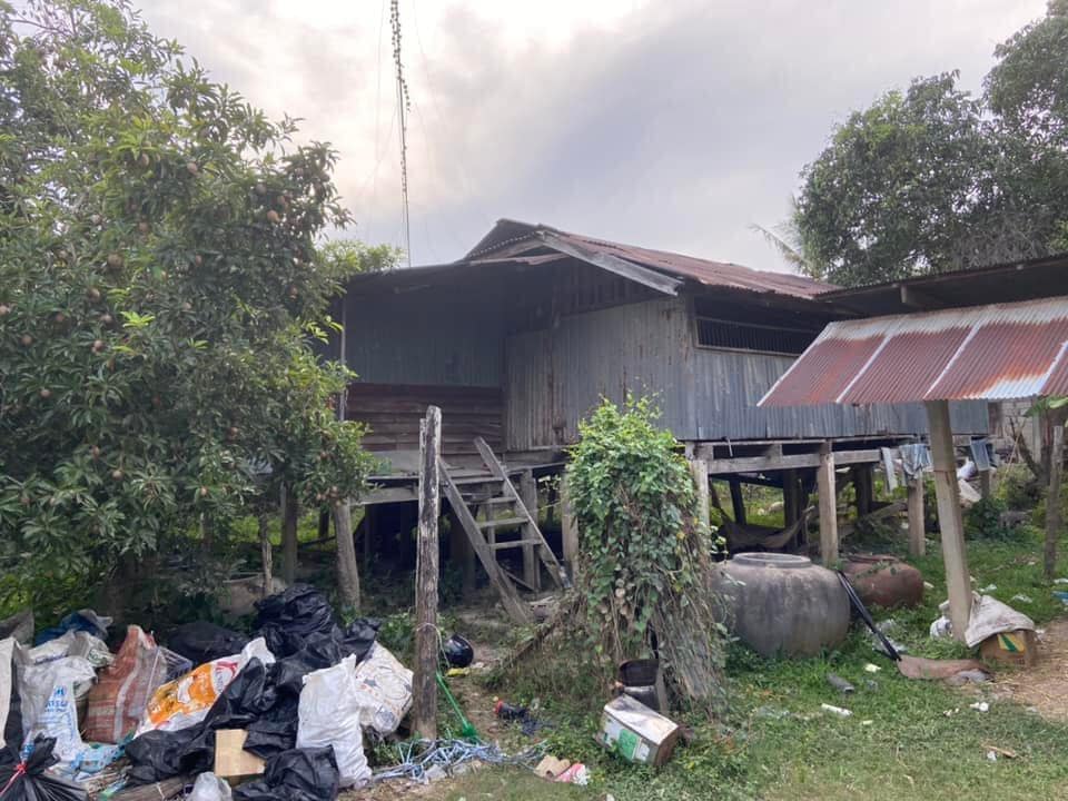 ที่ดินพร้อมสิ่งปลูกสร้าง บ้านลาด เพชรบุรี 0-1-81