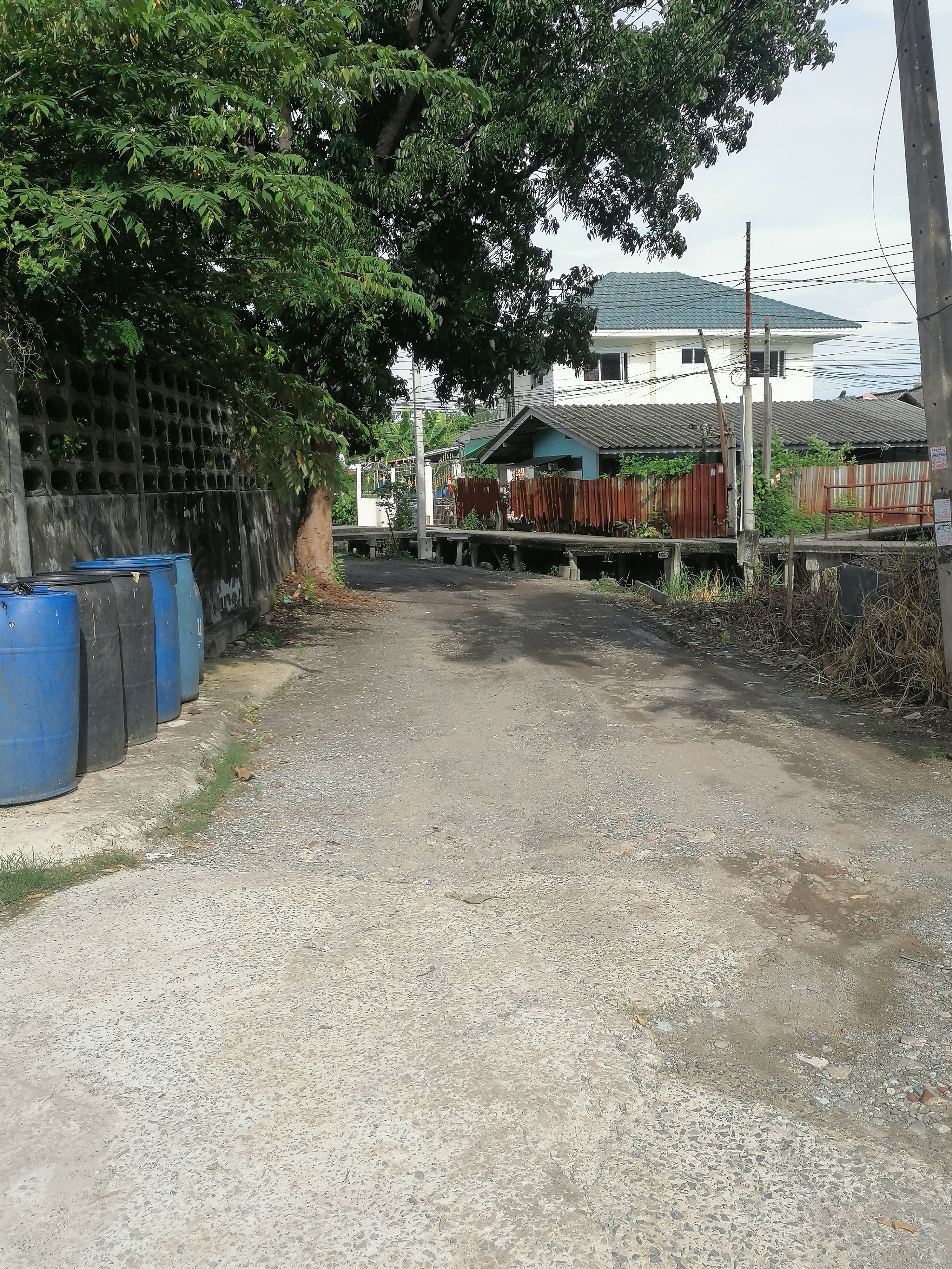 ขายด่วนที่ดินพร้อมสิ่งปลูกสร้าง