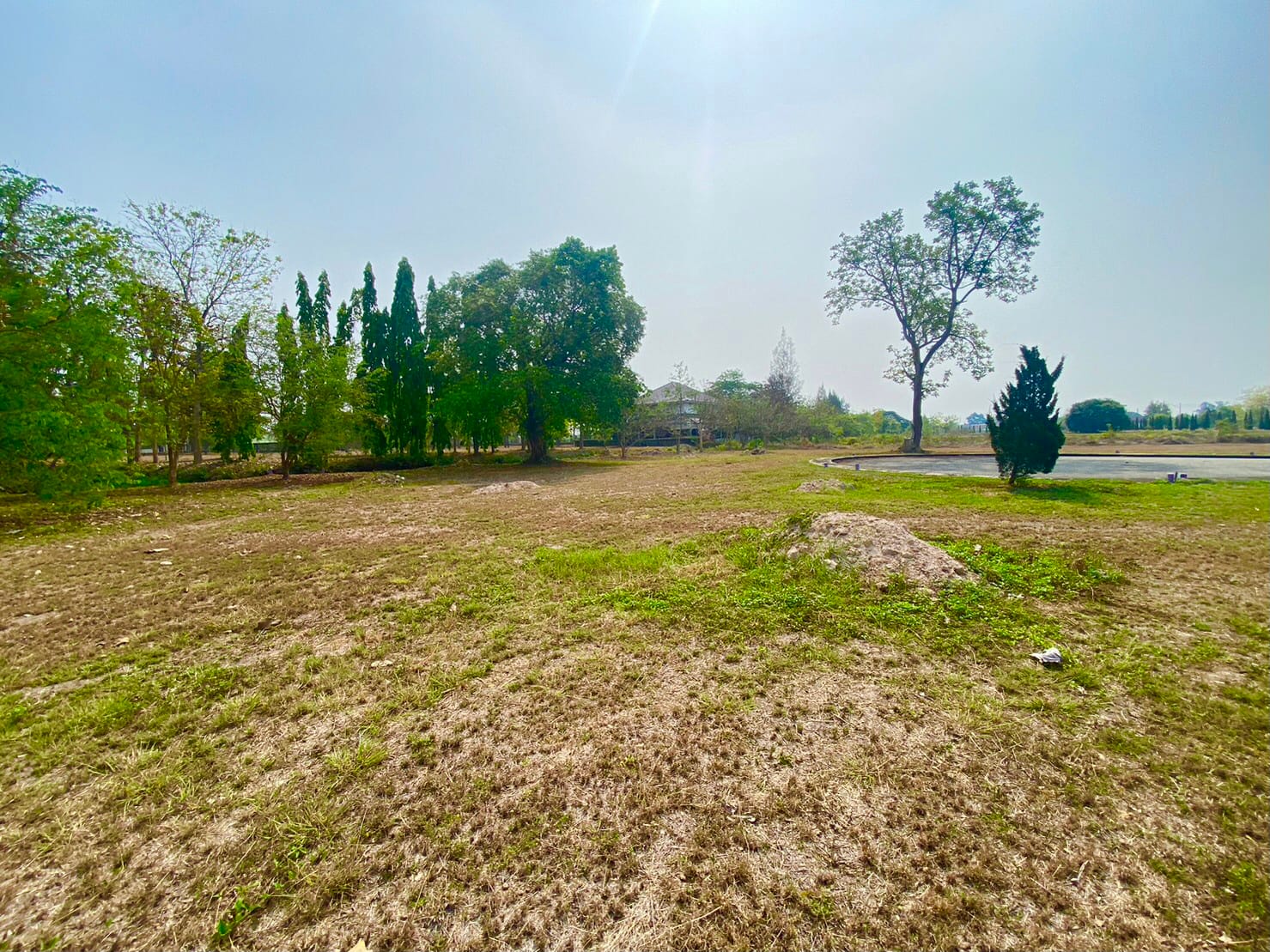 ขายที่ดินติดลำเหมืองในโครงการหรู หางดง ราคาประเมิน