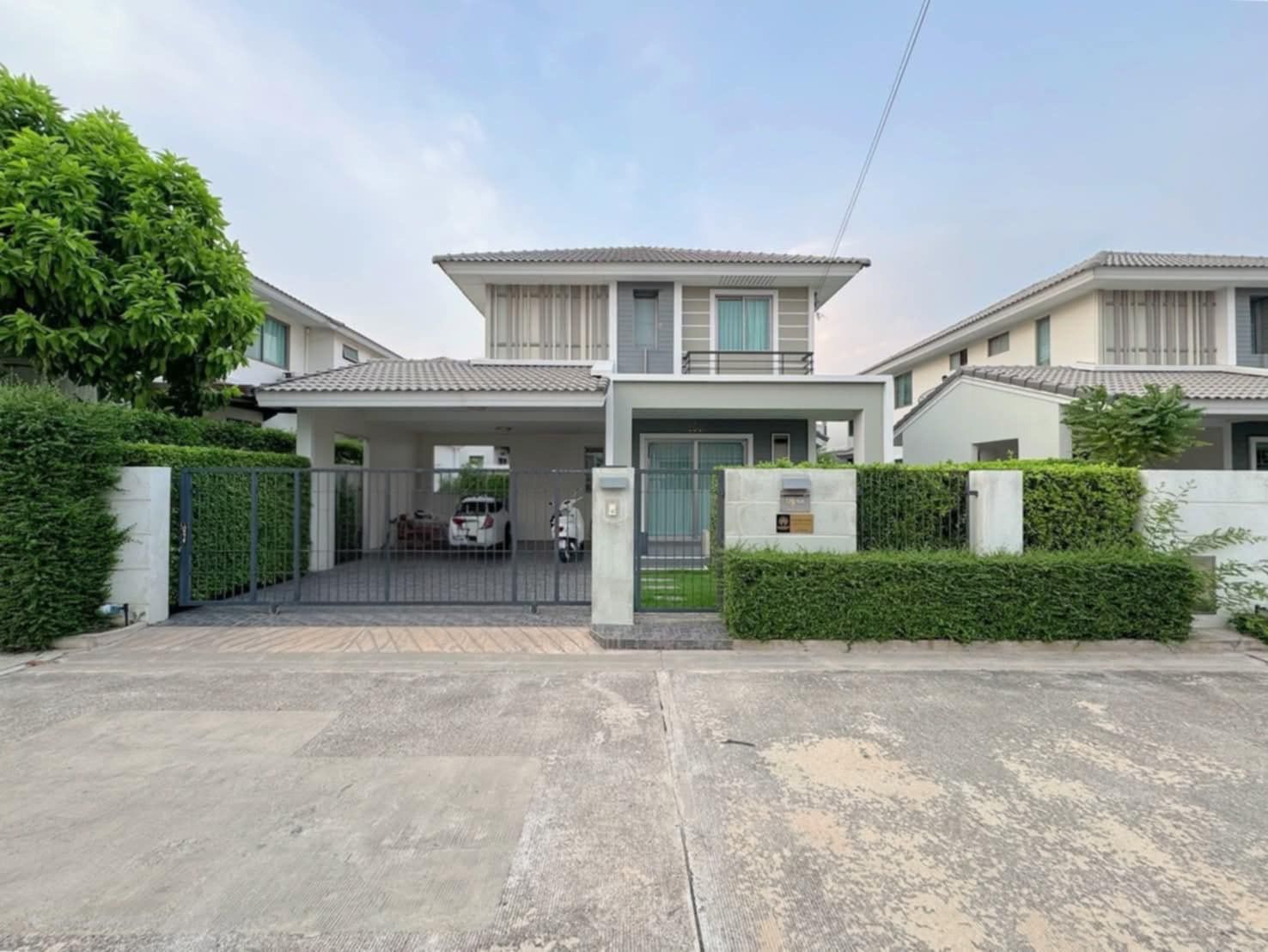 บ้านเดี่ยว 2 ชั้น ทำเลดี บรรยากาศร่มรื่น วิวภูเขา โครงการแกรนด์วัลเลย์ เลี่ยงหนองมน | ชลบุรี