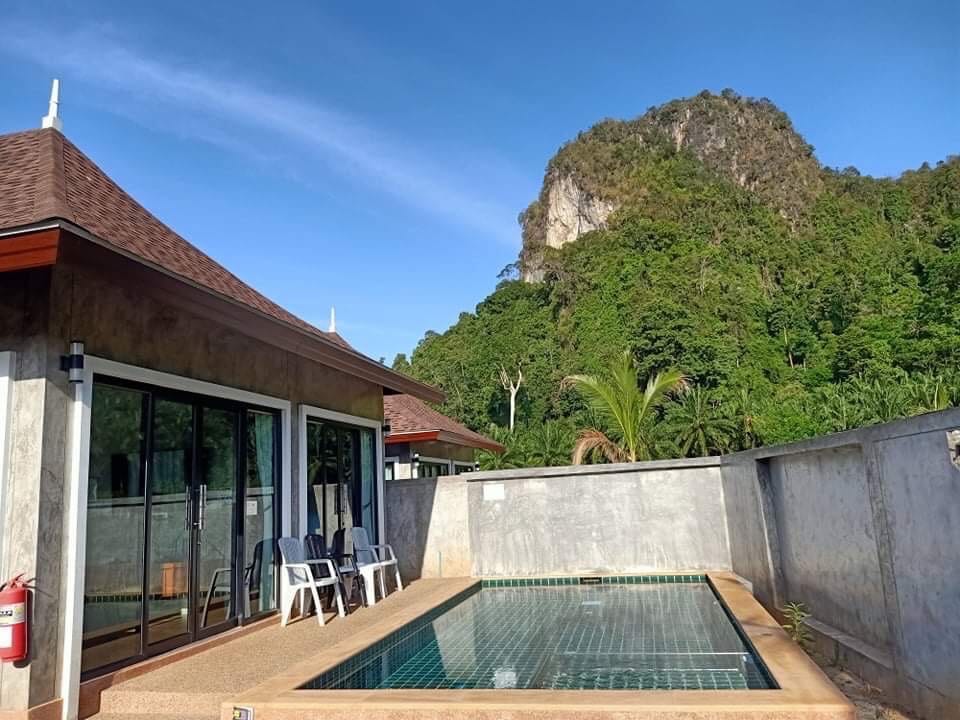 ขายบ้านพูลวิลล่า พร้อมสระว่ายน้ำ