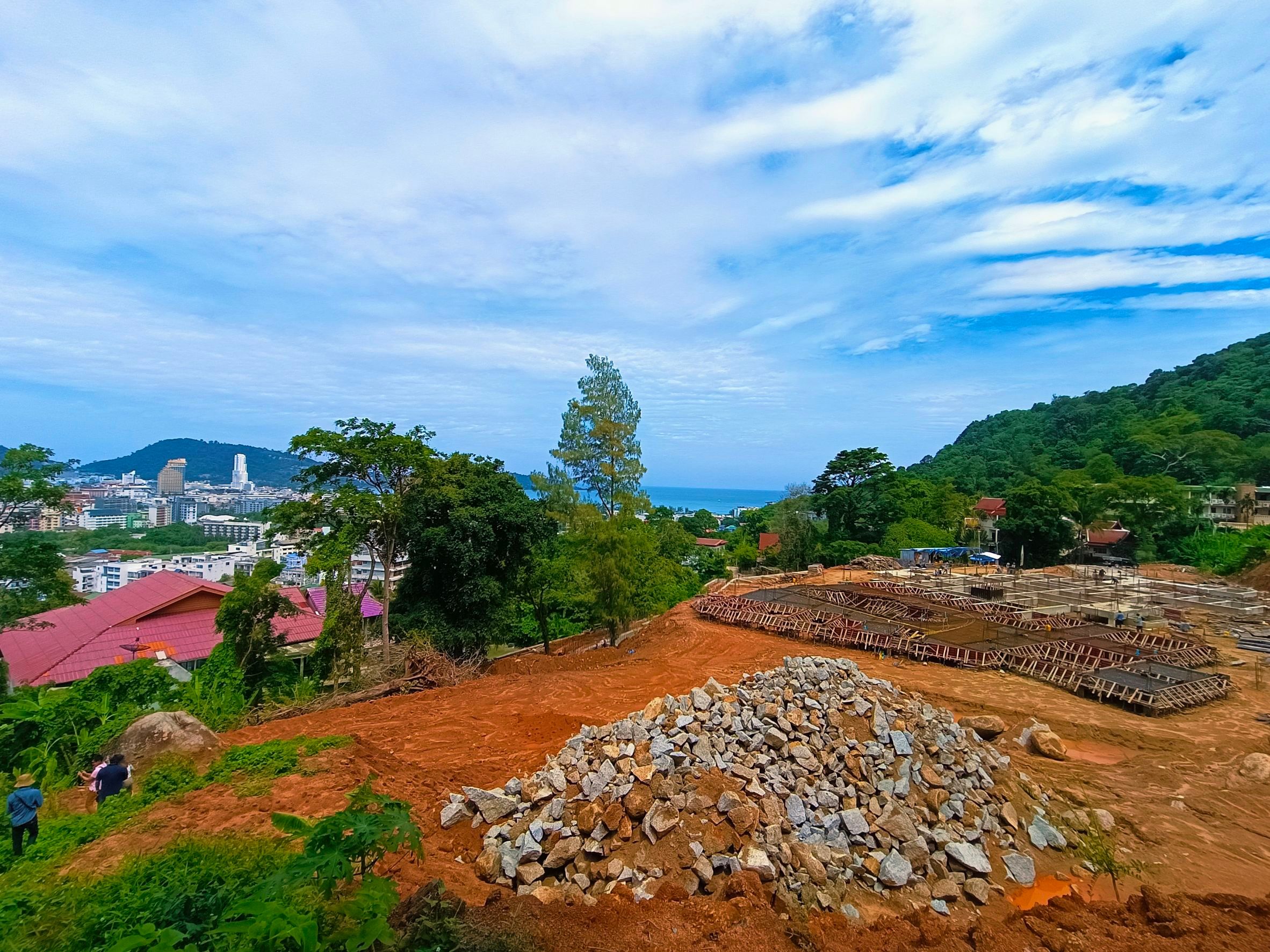 ผืนเดียวในภูเก็ต เชิงเขา Sea View ป่าตอง โฉนดครุฑแดง