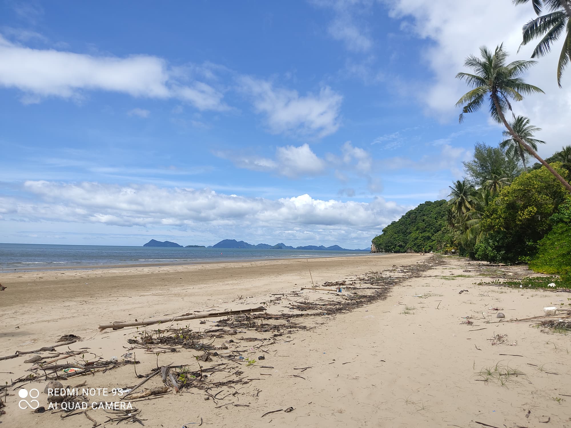 ที่ดินติดหาดสวย ที่สวย อ.เมืองชุมพร จ.ชุมพร 5-2-55 ไร่