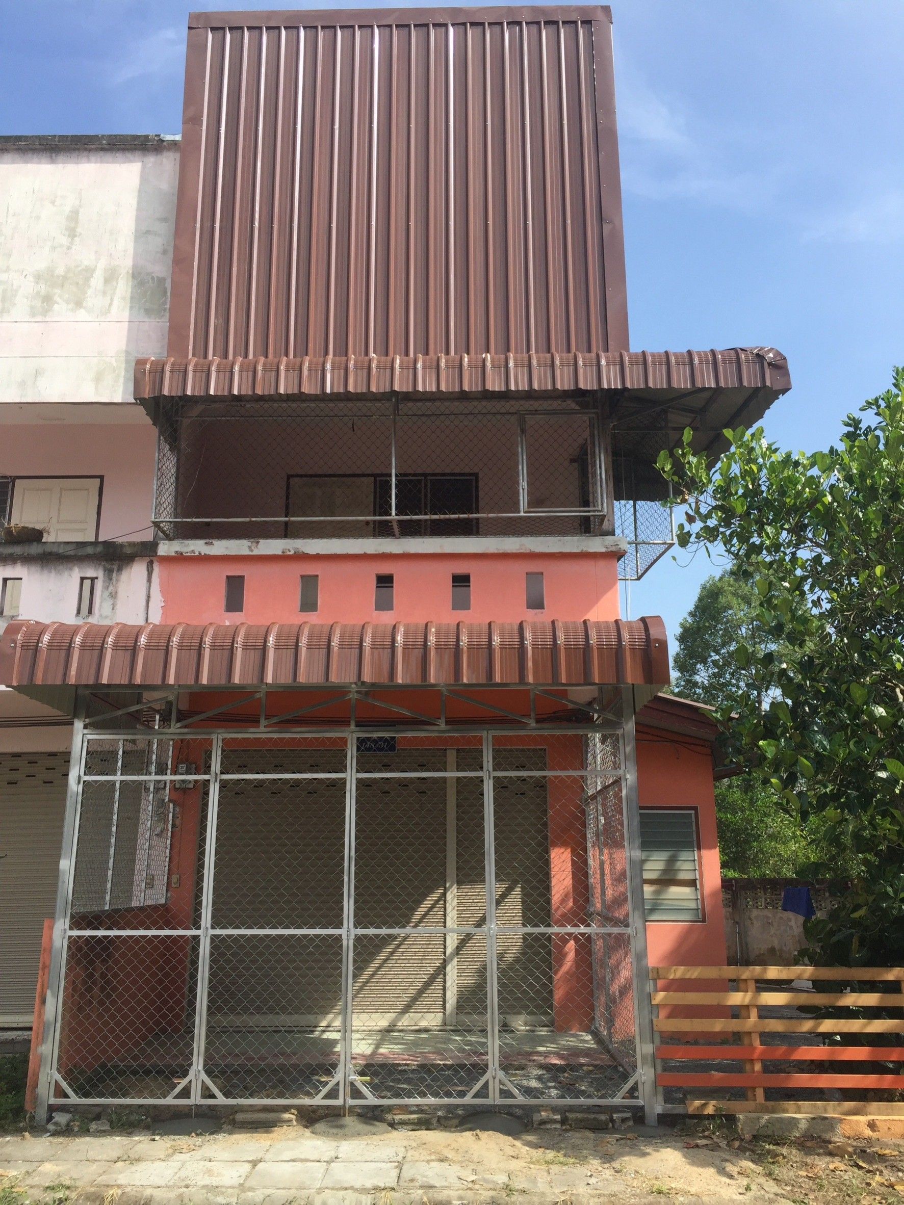 ขายอาคารพาณิชย์ห้องริมพร้อมที่ดินว่าง ทางเข้ามหาวิทยาลัยวลัยลักษณ์