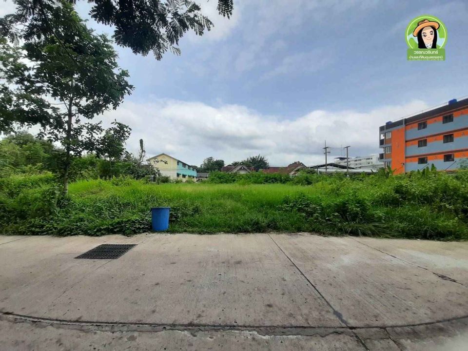 ที่ดินเปล่าในเมือง อยู่หลังโรงแรมเนวาด้า ติดถนน2ด้านสวยมาก อุบลราชธานี 202 ตรว.