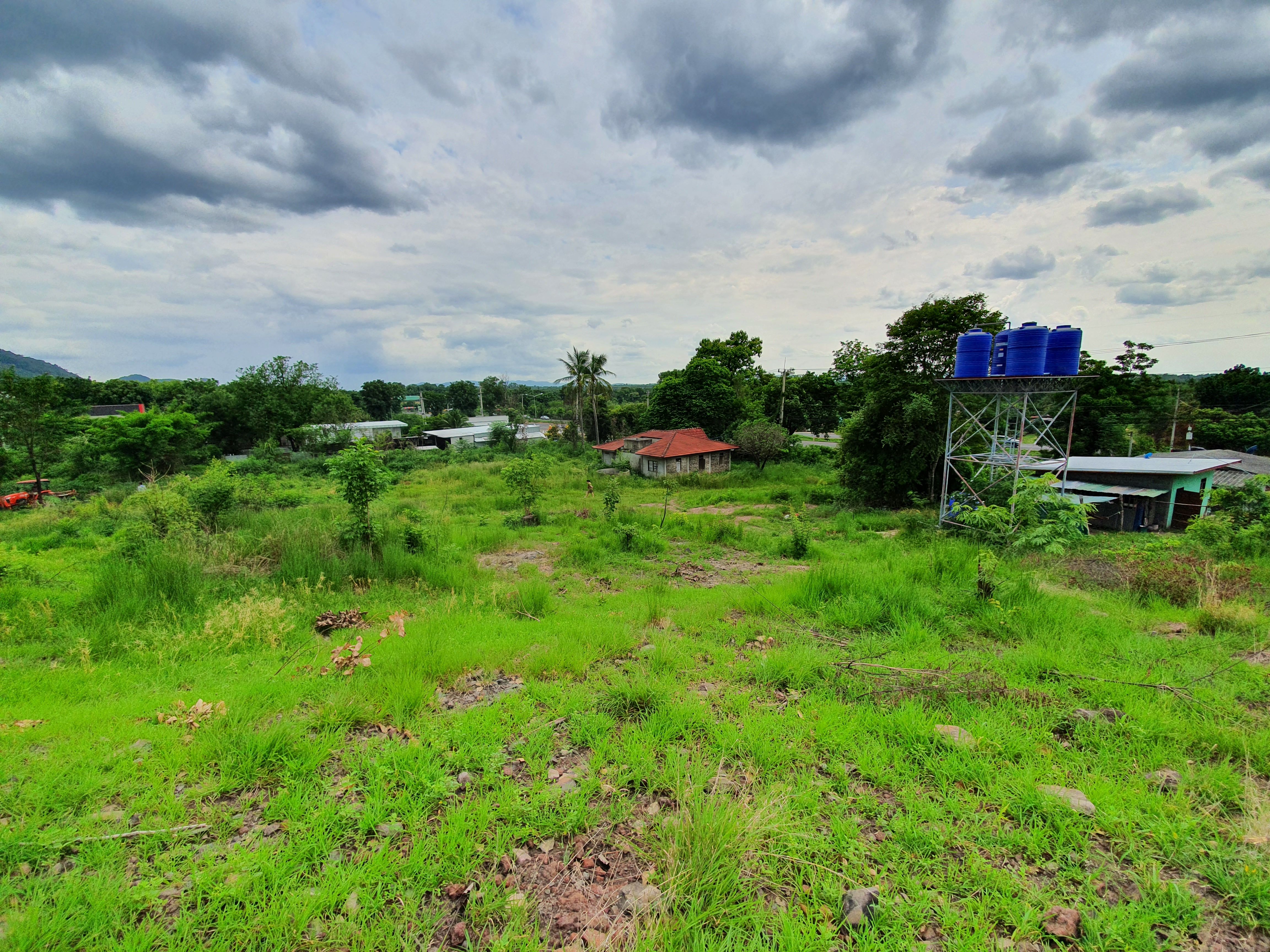 ขายที่ดินลพบุรี**ติดถนนหลวงสระบุรี-หล่มสัก หน้ากว้าง 68 เมตร **ผังเมืองสีม่วง, เนื้อที่ 11-2-82 ไร่ ทำเลดี