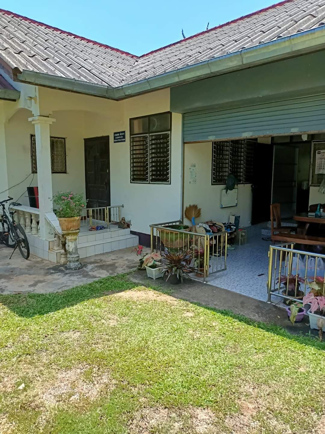 บ้านพักพร้อมที่ดิน 18-1-70
