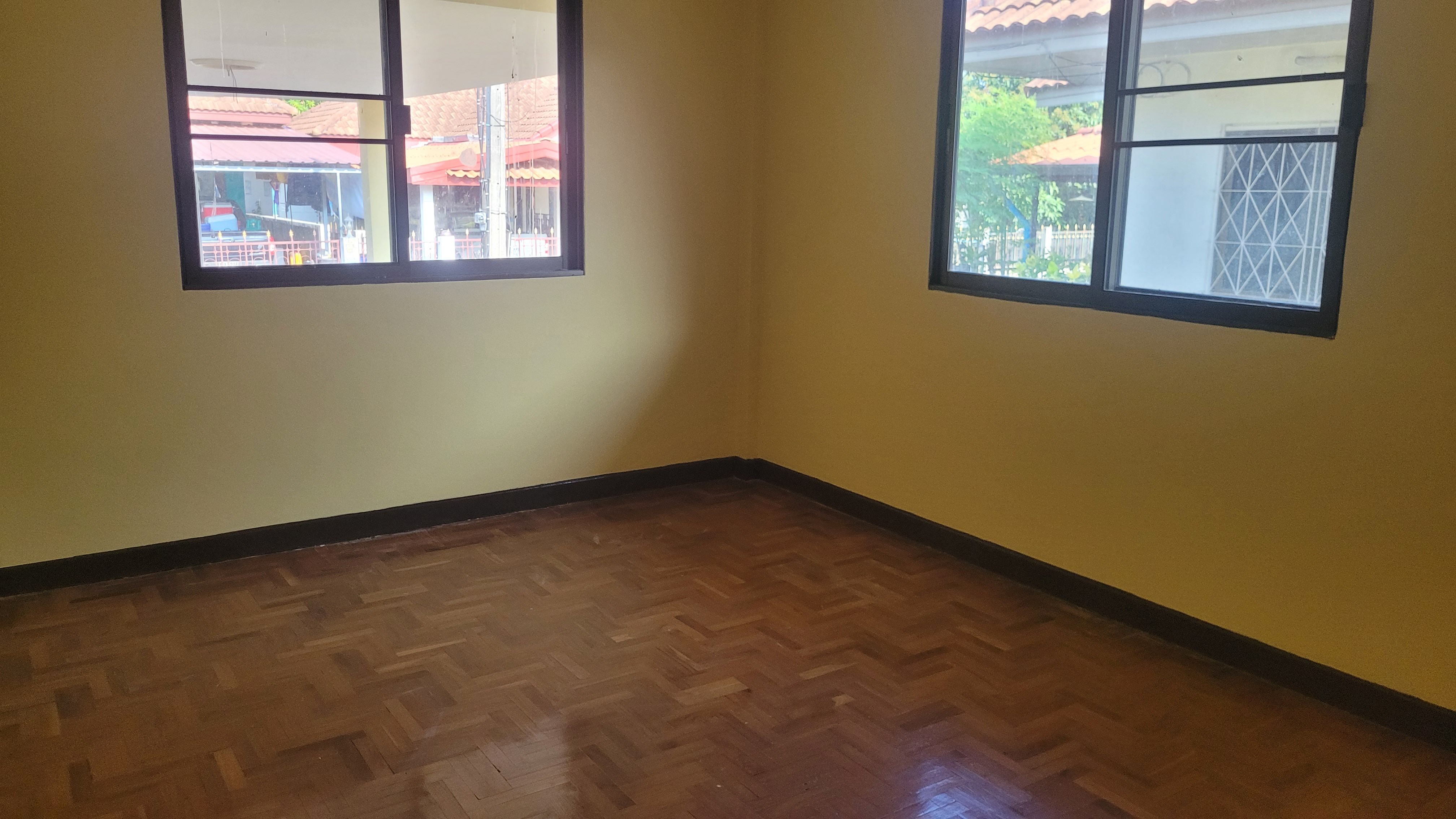 บ้านพร้อมที่ดิน