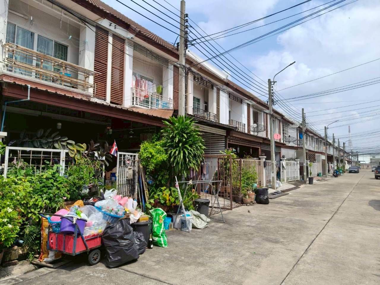 ขายถูกมาก!! ทาวน์เฮาส์ 2 ชั้น หมู่บ้านภูมิชนก เพชรเกษม 67 ใกล้เดอะมอลล์บางแค
