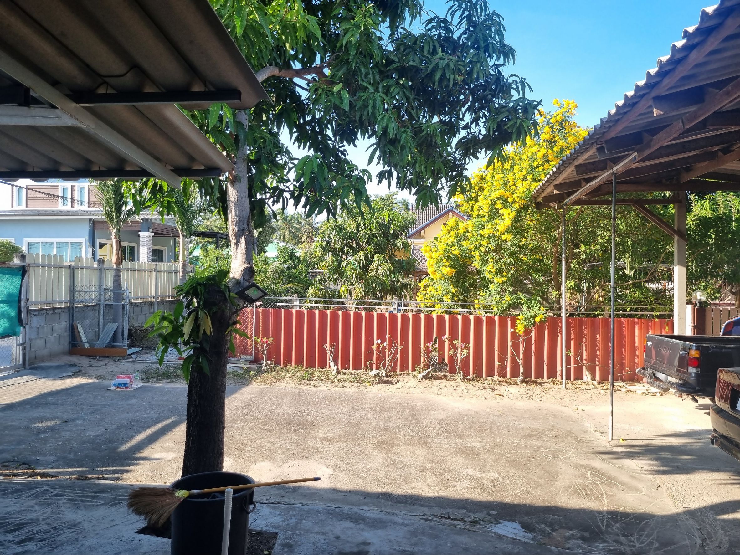 ขายบ้านพร้อมที่ดิน