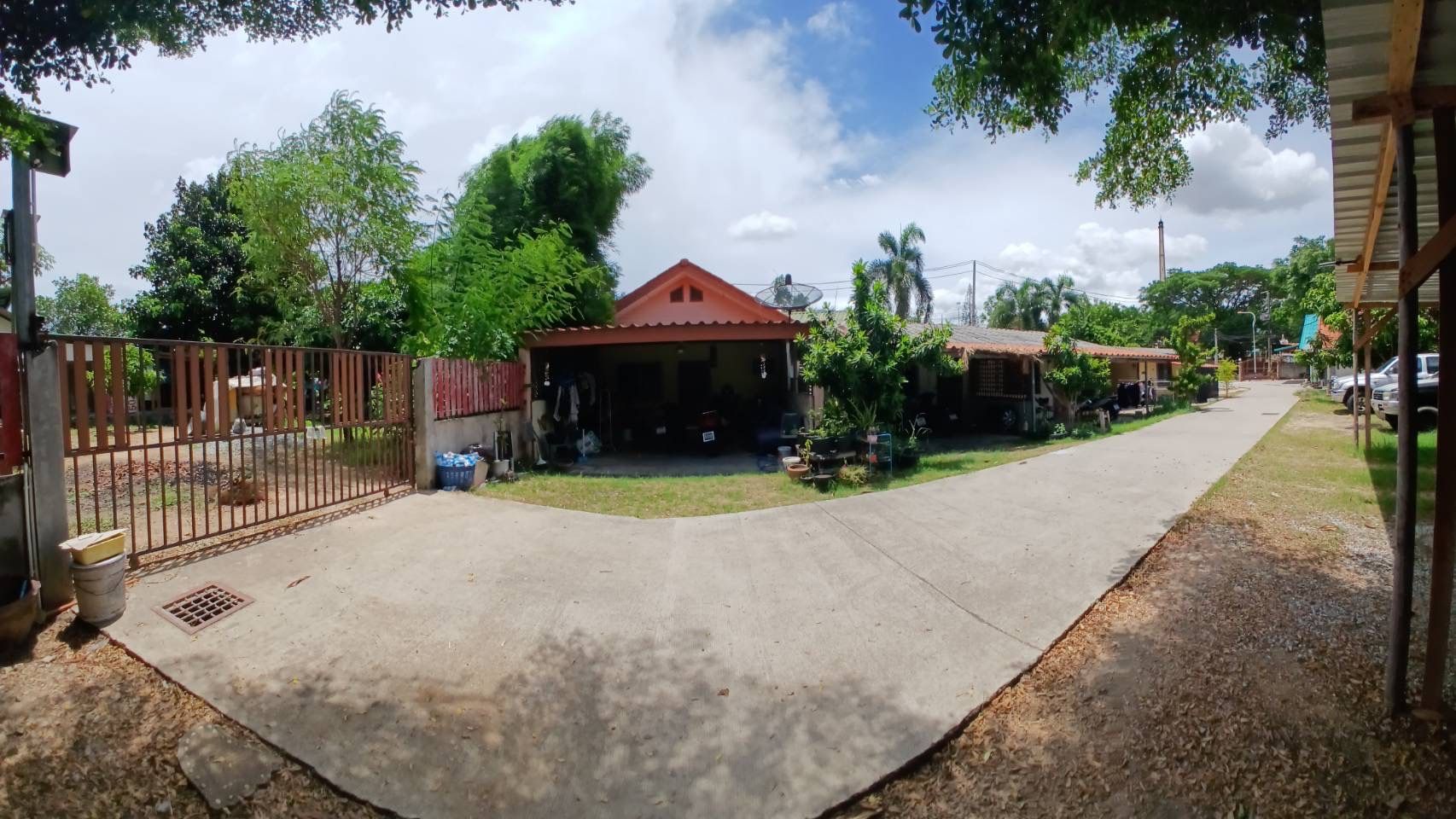 ขายที่ดิน พร้อมบ้านเช่า 7 หลัง