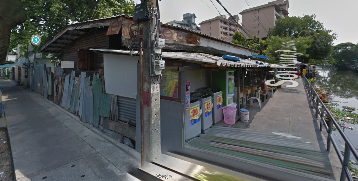 ต้นซอยรุ่งเรืองใกล้สะพาน ติดถนน 2 ด้าน พร้อมผู้เช่า [อาหารตามสั่ง + ซักผ้าหยอดเหรียญ] 
