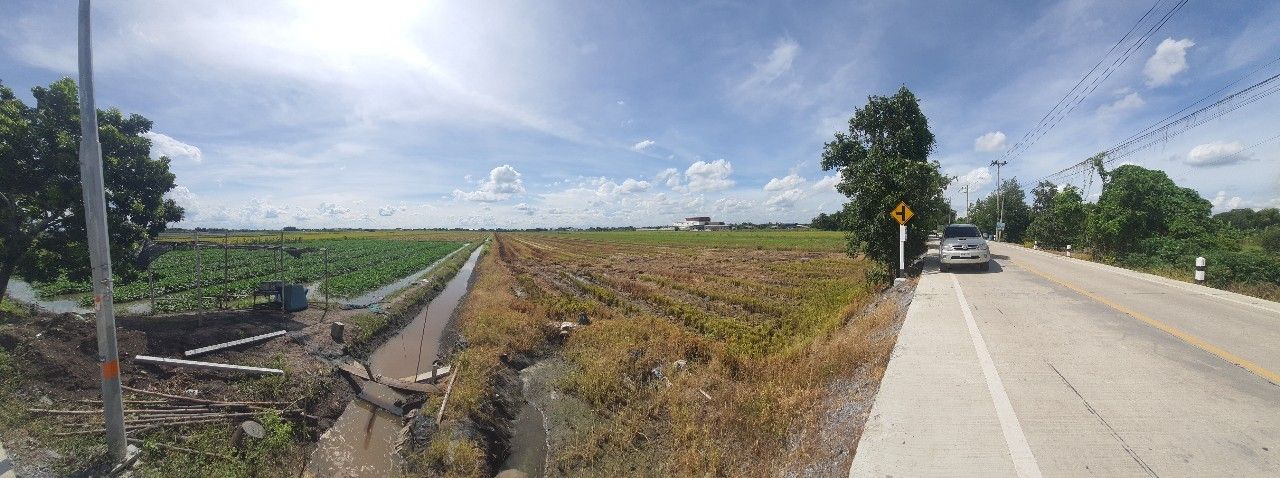 ขายที่ดินทำเลสวย ต.นราภิรมย์ อ.บางเลน จ.นครปฐม 22 ไร่ 1 งาน 61 ตรว. ติดถนน 3 ด้าน