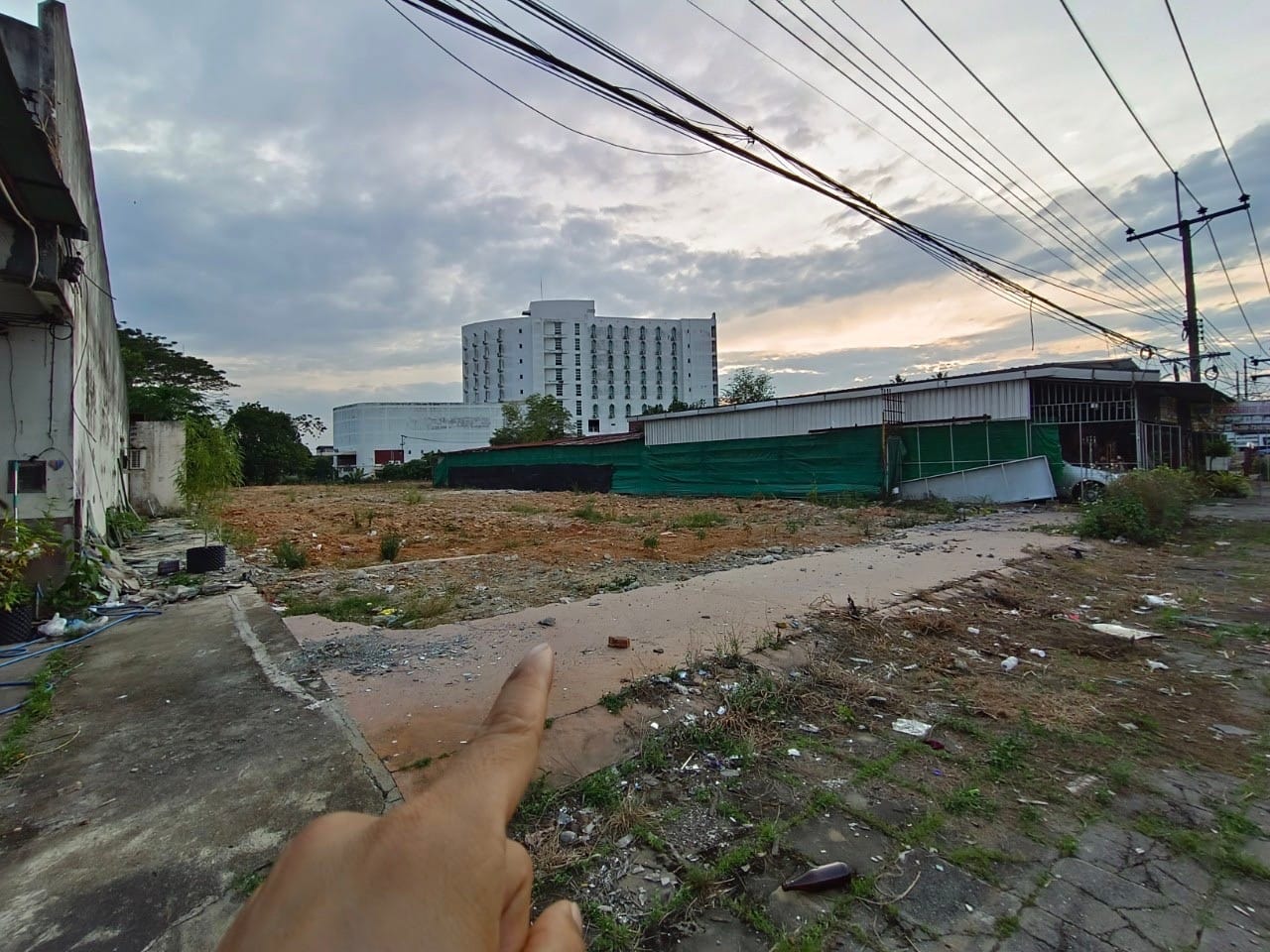 ขายที่ดินติดถนน ใกล้โรงพยาบาลทุ่งสง นครศรีธรรมราช