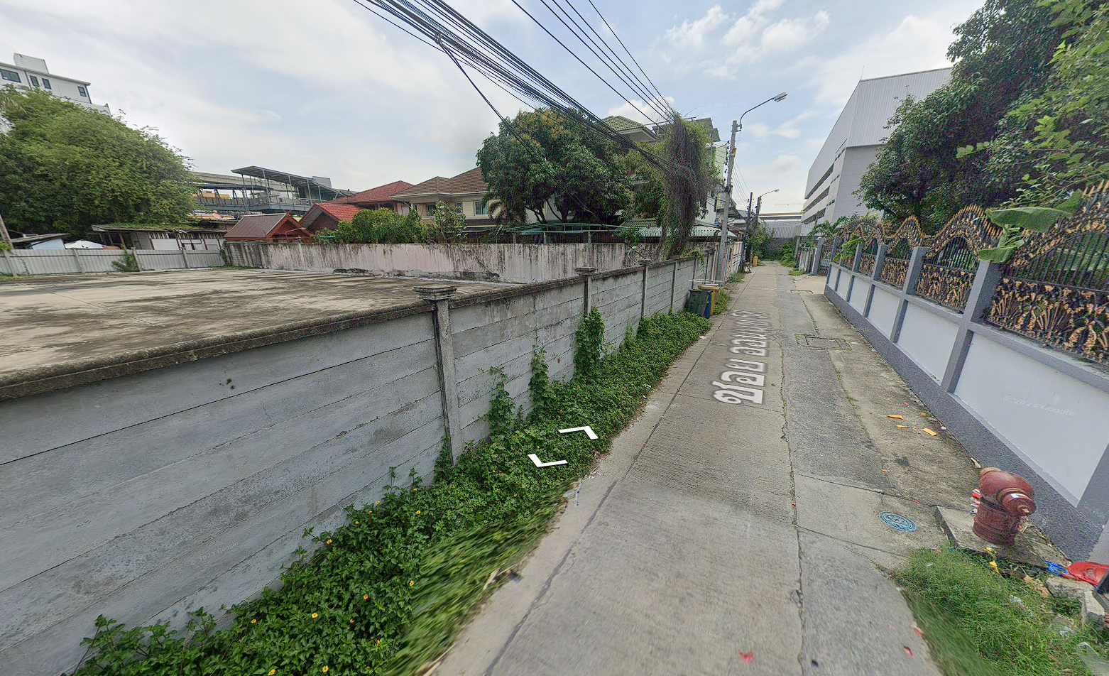 ขายที่ดินกรุงเทพฯ ที่ดินพร้อมสิ่งปลูกสร้าง ทำเลงาม สวนหลวง