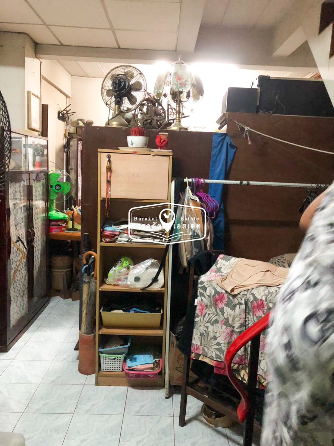 ลดราคากันสุดๆ บ้าน 1 หลังราคาไม่ถึงล้าน บ้านทำเลดีๆ เข้าซอยเพียง 56 เมตร ใกล้ร้านอาหาร การเดินทางสะดวก