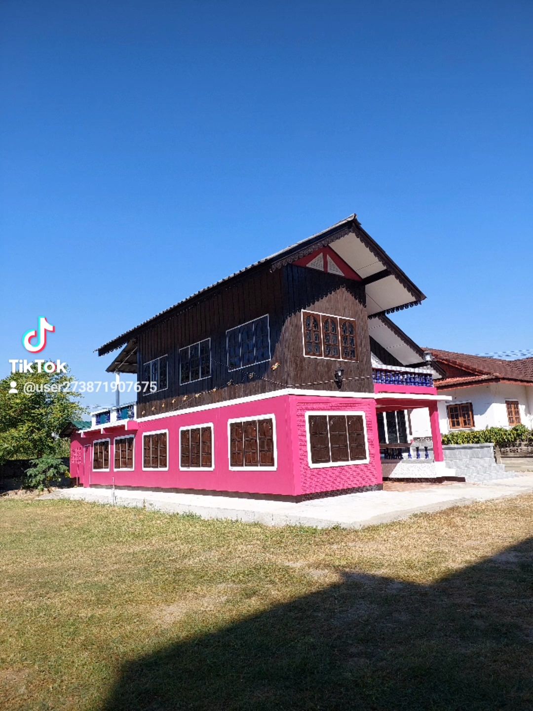 @ที่นี่ชียงใหม่ 🚩บ้าน2ชั้นบนพื้นที่ 2งาน26ตรว.ต.หารแก้ว🏠 👉5นาทีถึงตลาดสดหางดง🛒 👉15นาทีถึงแยกสะเมิง🚦 👉20นาทีถึง4แยกโรบินสัน 🚥 👉25นาทีถึงสยามบิน🚅