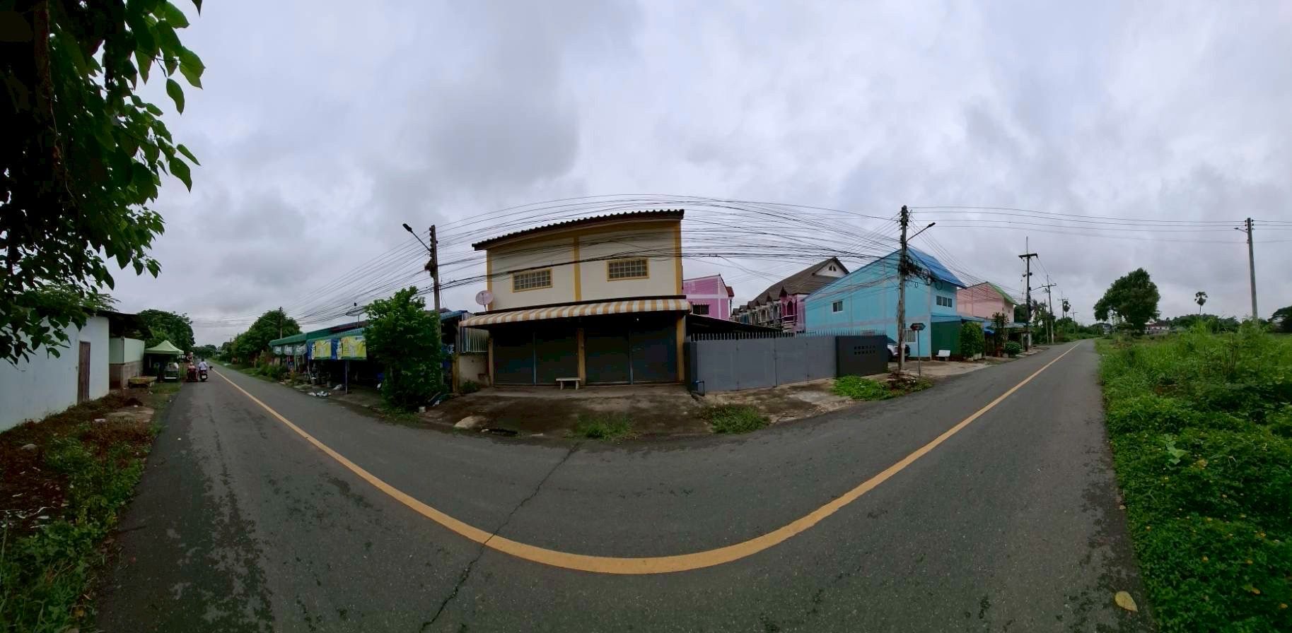 อาคารพาณิชย์แฝด พิจิตร ตะพานหิน รอเจ้าของใหม่รีโนเวท ทำเลดี ถนนกว้าง