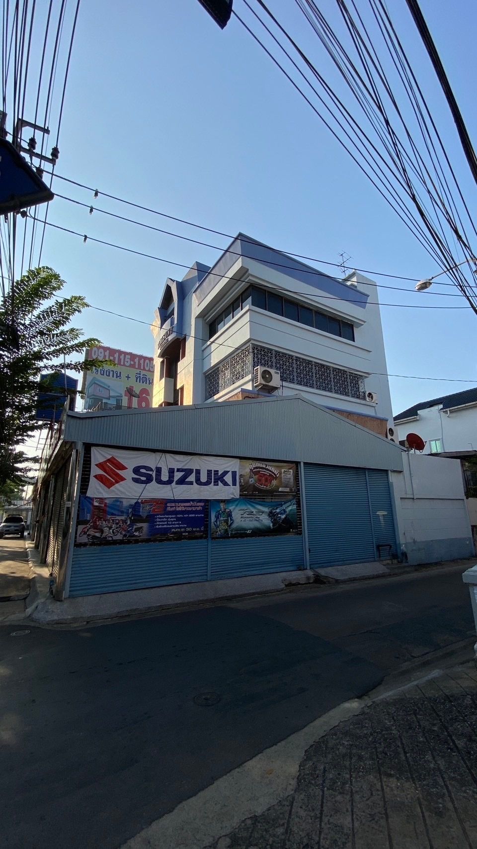 ขาย อาคารสำนักงานสร้างเอง 4 ชั้น ย่านปิ่นเกล้า ติดถนนบรมฯ ใกล้ห้างเซ็นทรัล และสถานีรถไฟฟ้าบางพลัด