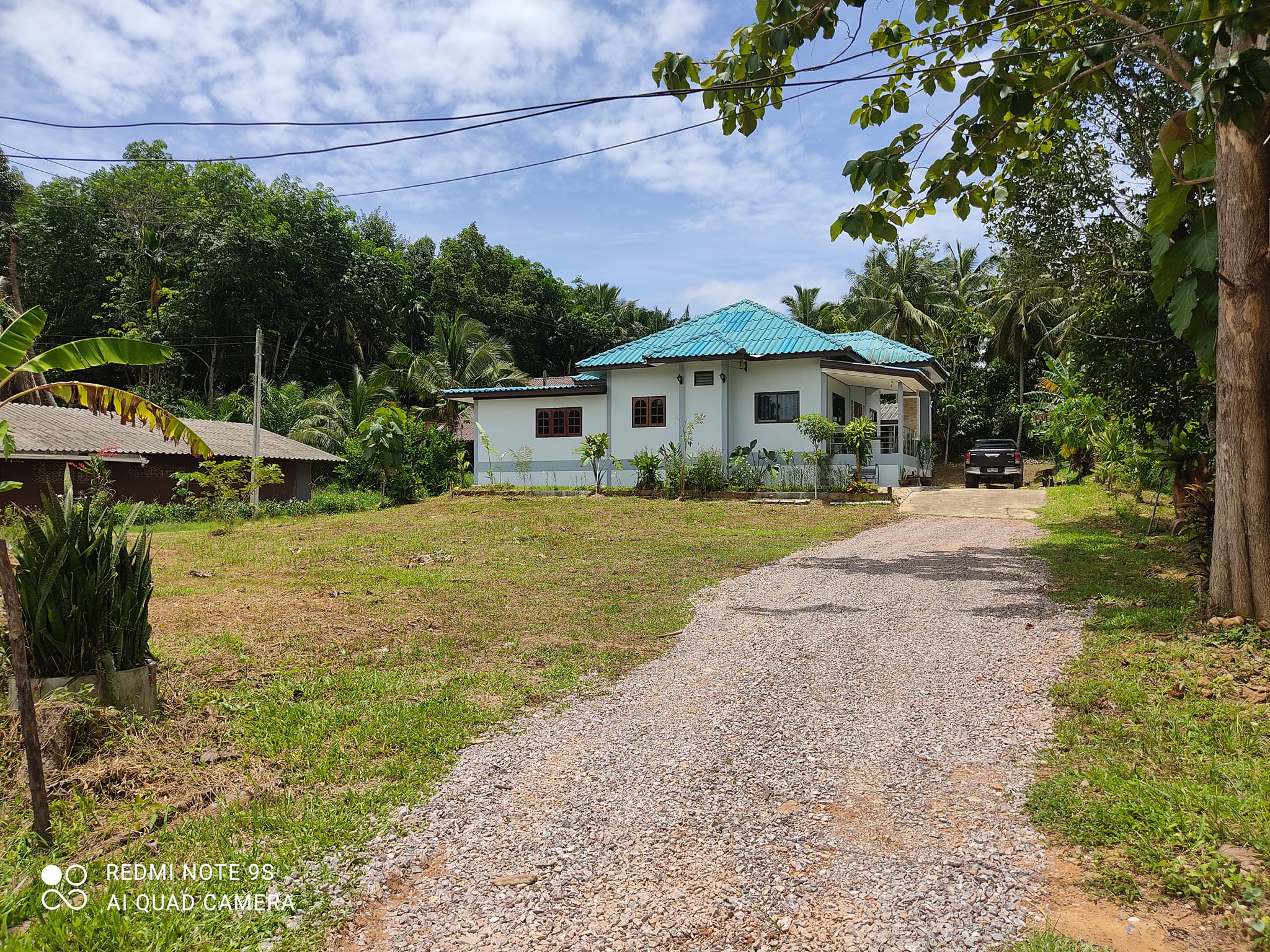 บ้านหรูริมน้ำ หลังใหญ่ อ.เมืองชุมพร จ.ชุมพร 1 ไร่