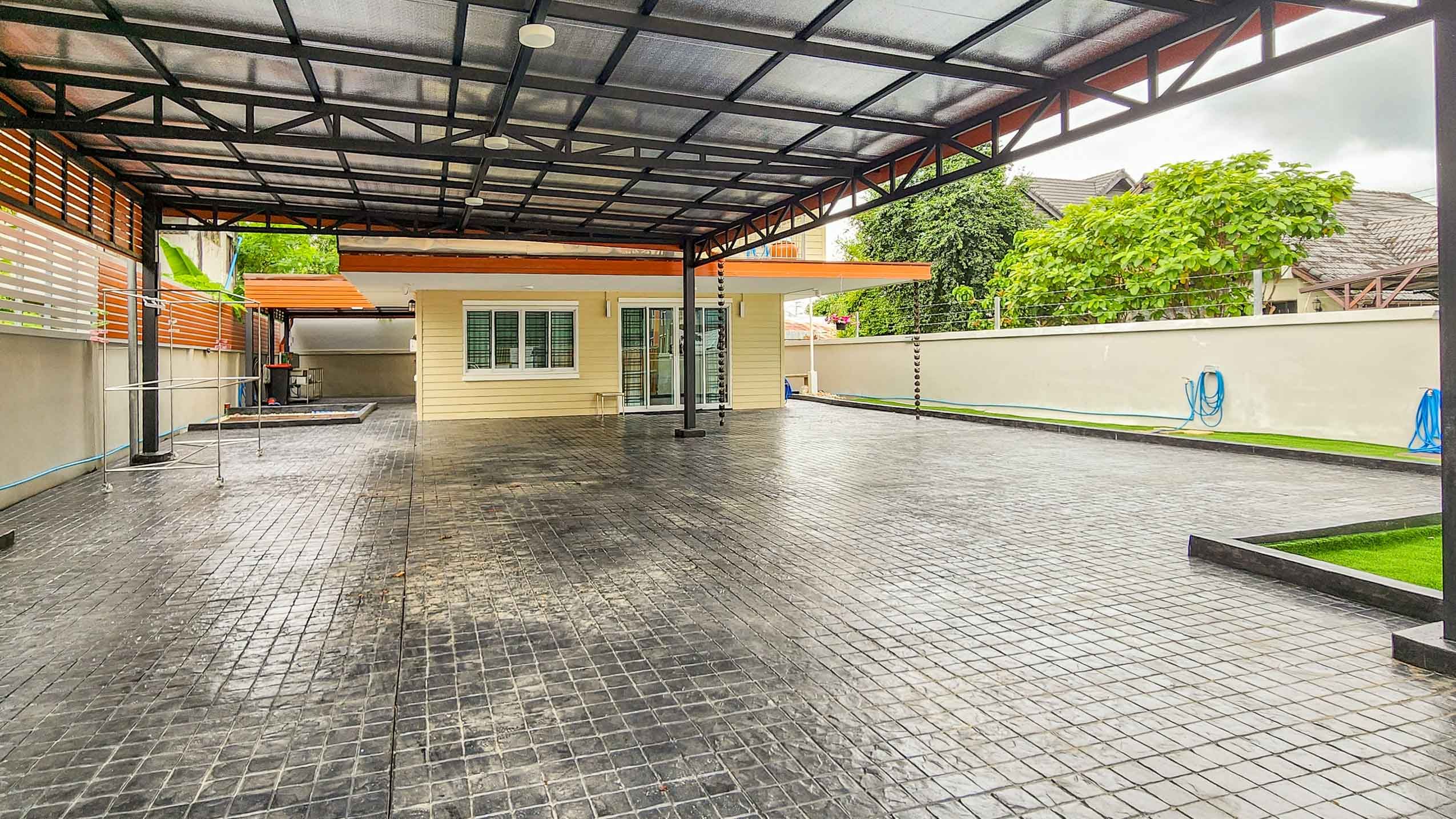บ้านเดี่ยวรีโนเวทใหม่ พร้อมอยู่ 2 ห้องนอน ย่านวัดเกต ใกล้เซ็นทรัลเฟสติวัล เชียงใหม่
