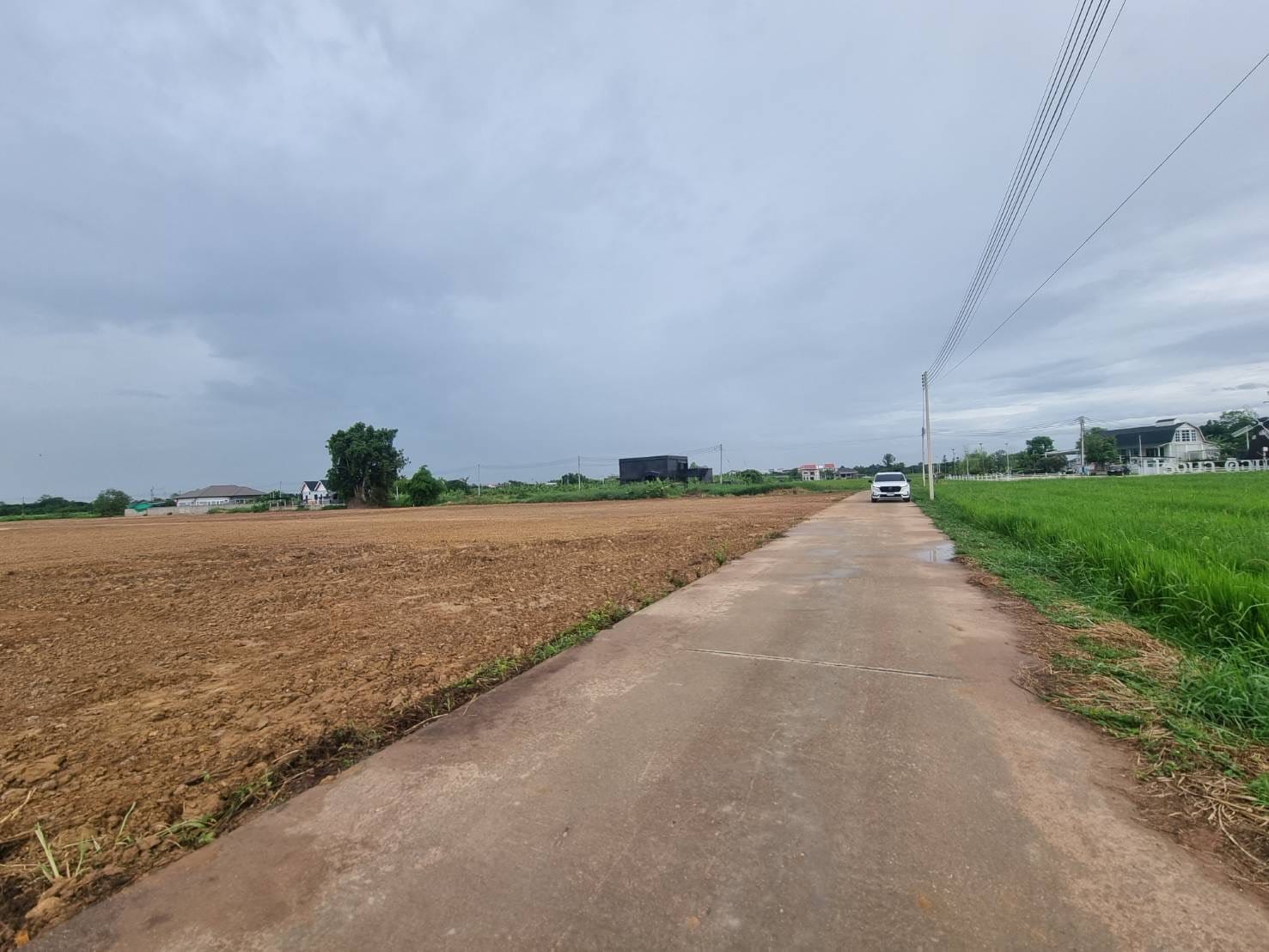 ขายที่ดินสำเร็จรูป (ฮวงจุ้ยดี) เหมาะสำหรับสร้างบ้านขาย  -ติดถนนทั้งสองด้าน (มีถมดิน นำ้ ลม ไฟ พร้อมใช้)- 