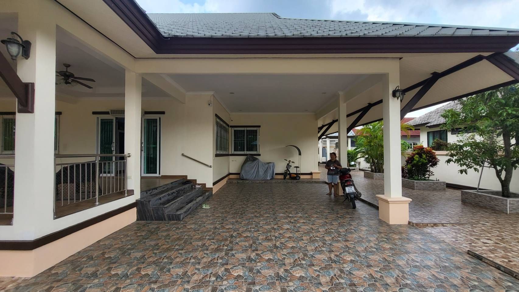 ขายบ้านเชียงใหม่ บ้านชั้นเดียว สไตล์รีสอร์ท เฟอนิเจอร์ เครื่องใช้ไฟฟ้าครบ เดินทางสะดวกใกล้มหาวิทยาลัยแม่โจ้ 
