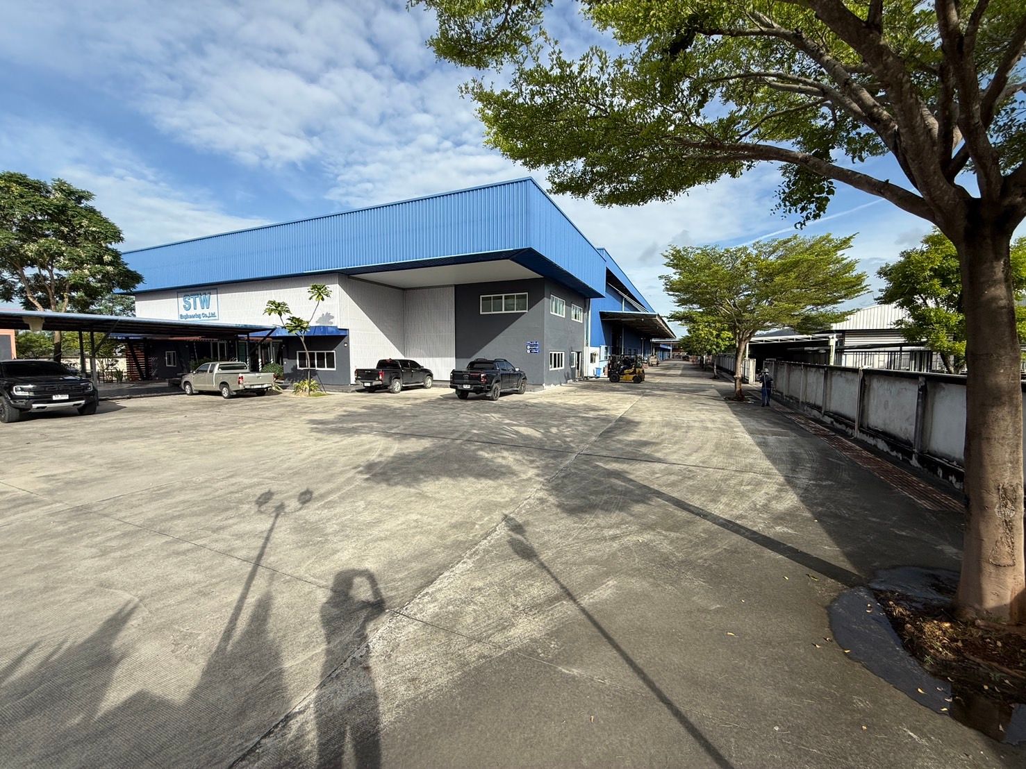 โรงงานพร้อมที่ดิน 14 ไร่ ใกล้อมตะซิตี้ชลบุรี รง.4 โซนสีเขียว | Ready-to-Operate Factory for Sale (14 Rai) | Manufacturing License Approved | Chonburi