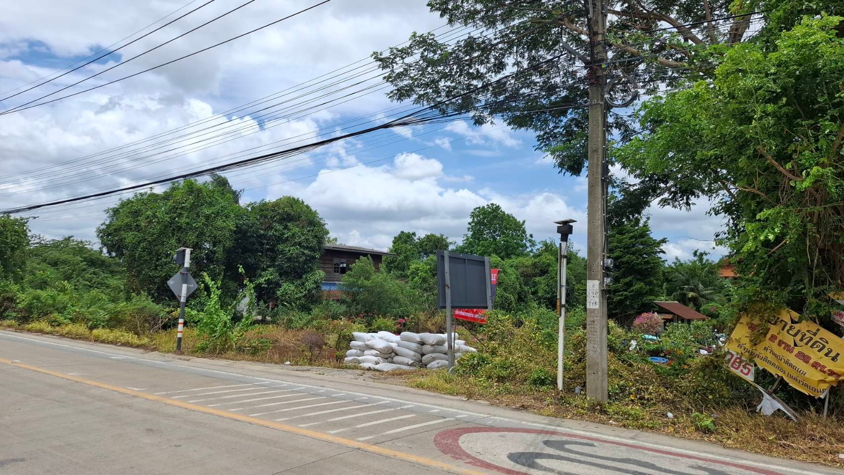 ขายด่วน ที่ดินแปลงสวย หน้าตลาดชุมพลพาณิชย์